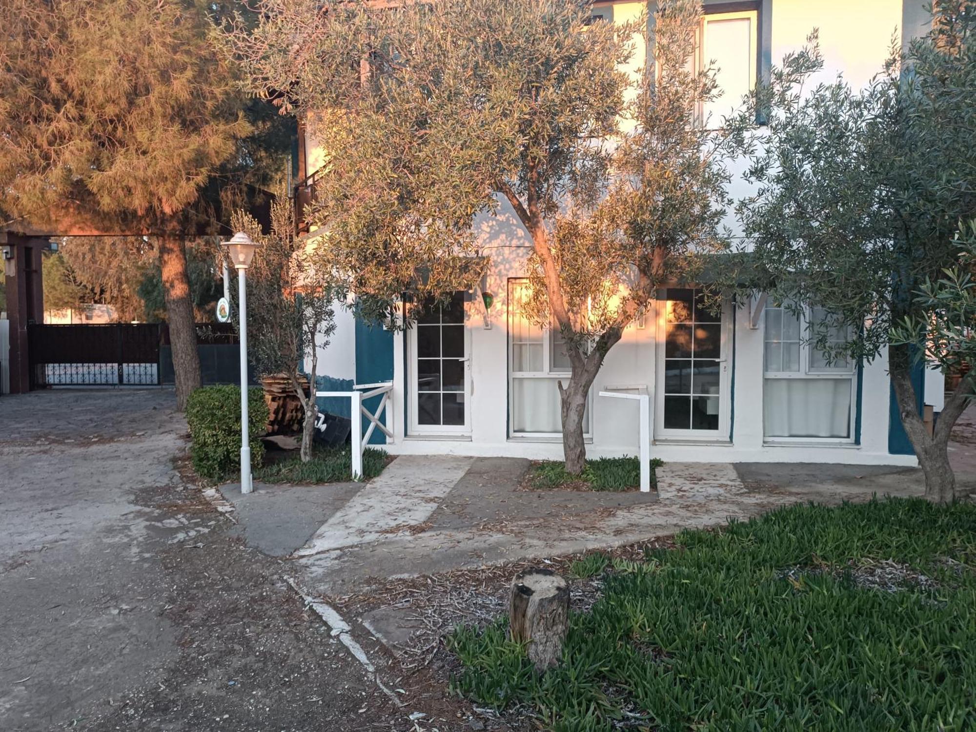 Teos Ormanci Tatil Koyu 3* Seferihisar