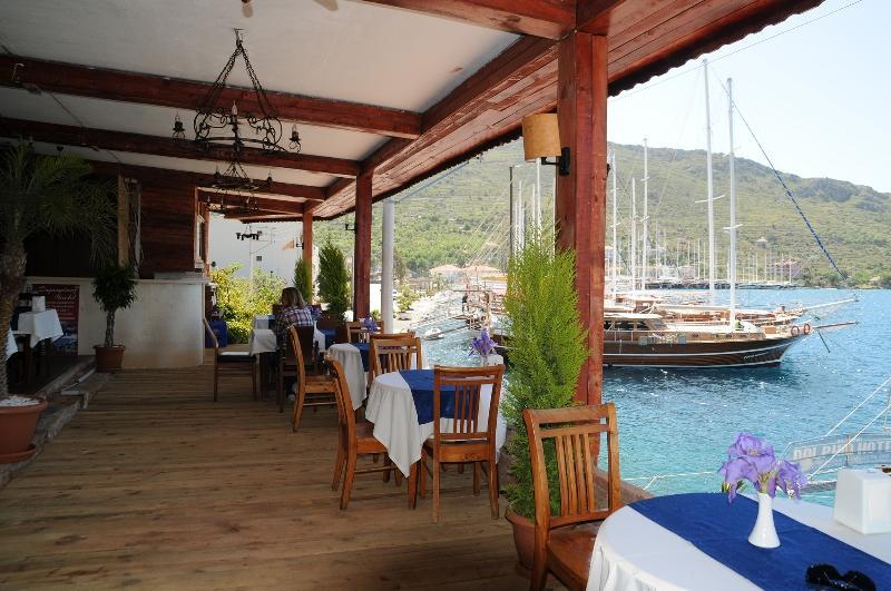 Dolphin Hotel