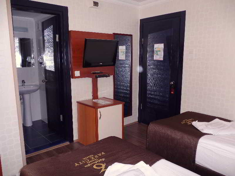 Kozan Hotel 3*