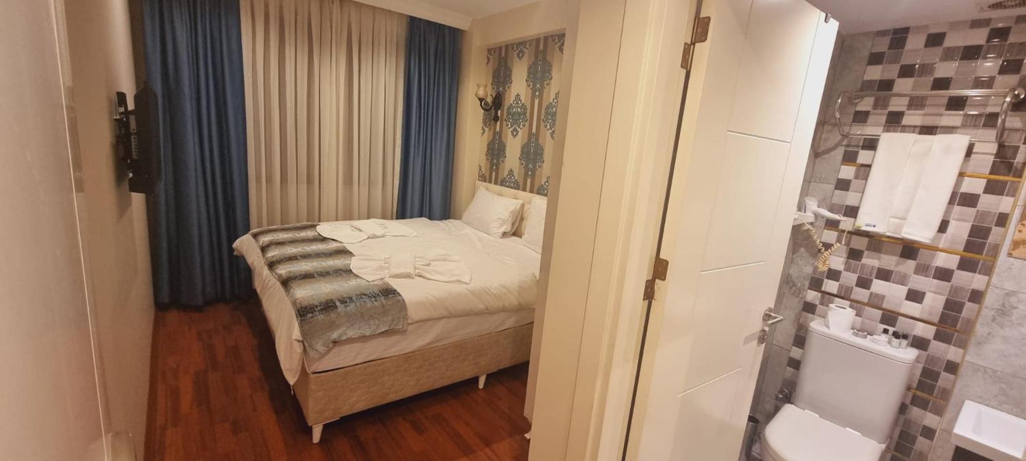 By Historial Due Hotel