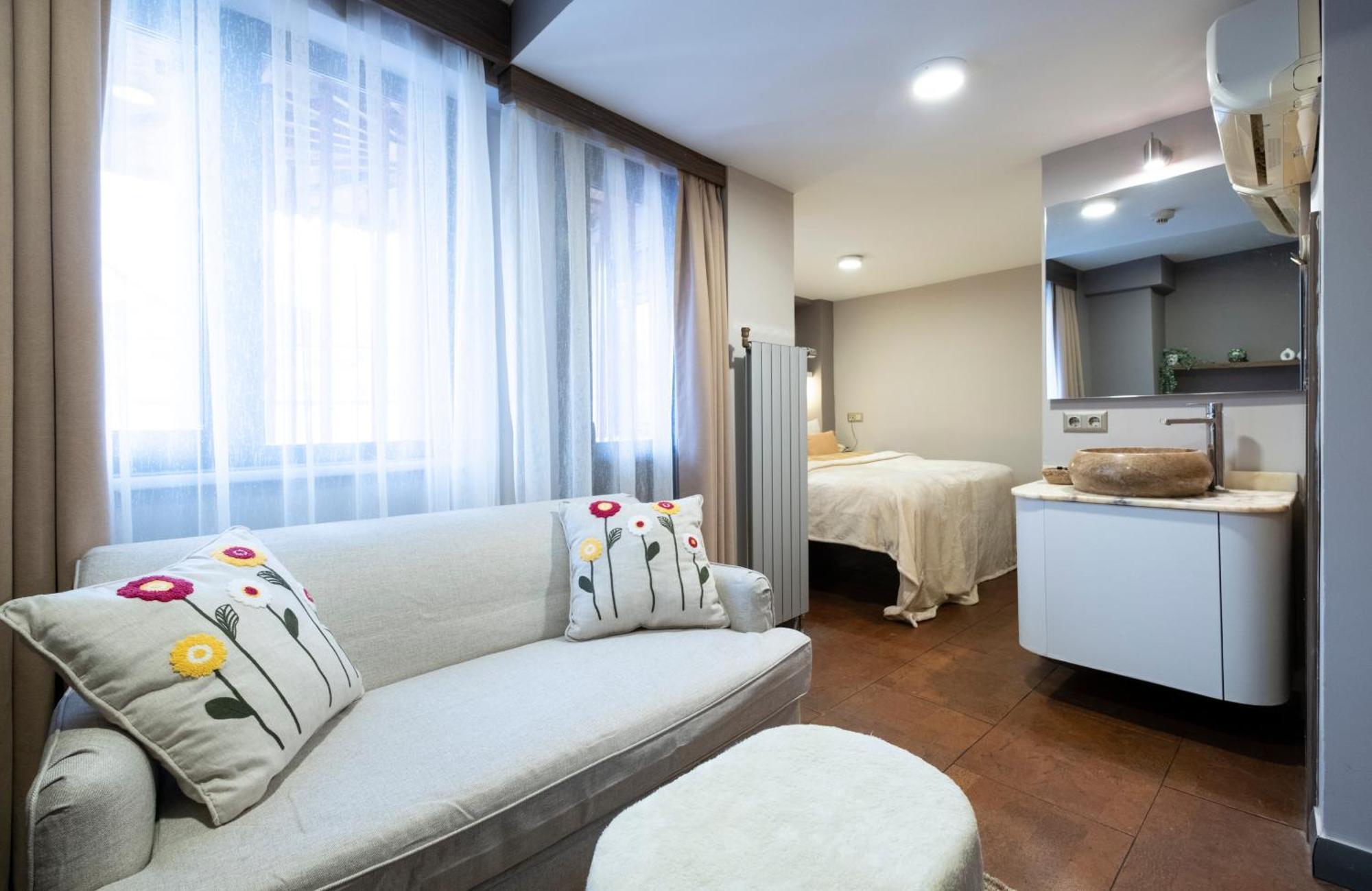 The Pera Hotel