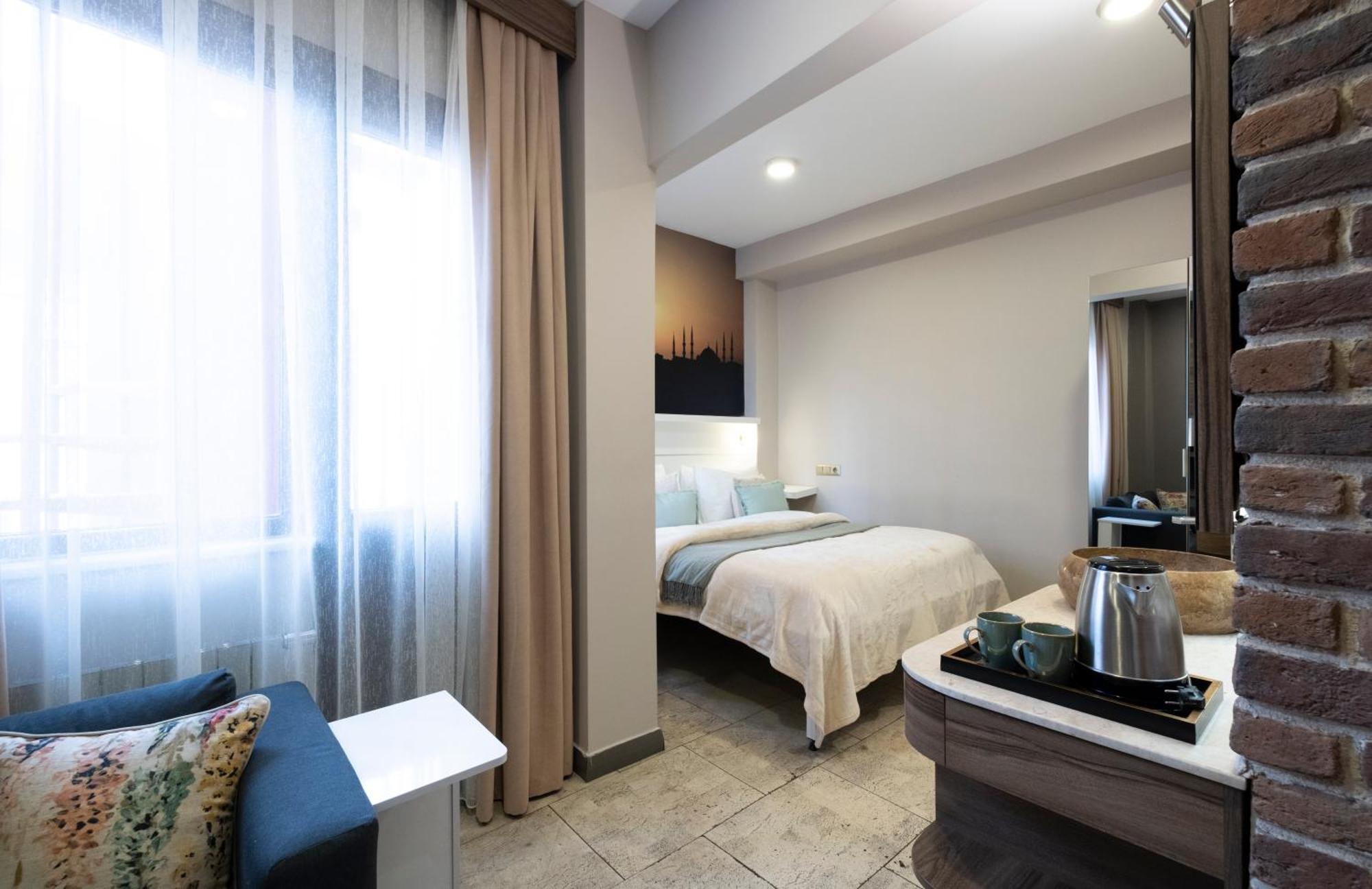 The Pera Hotel