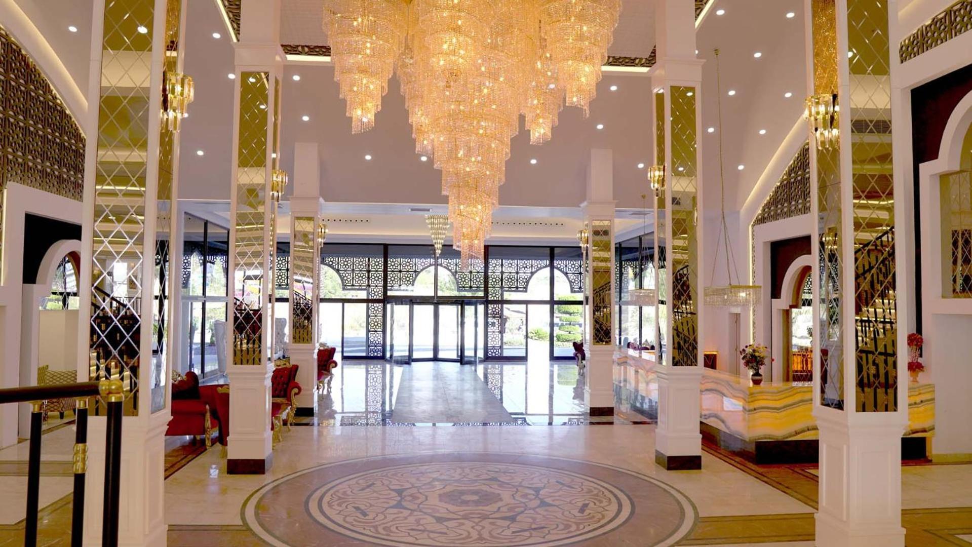 Dream World Palace Hotel