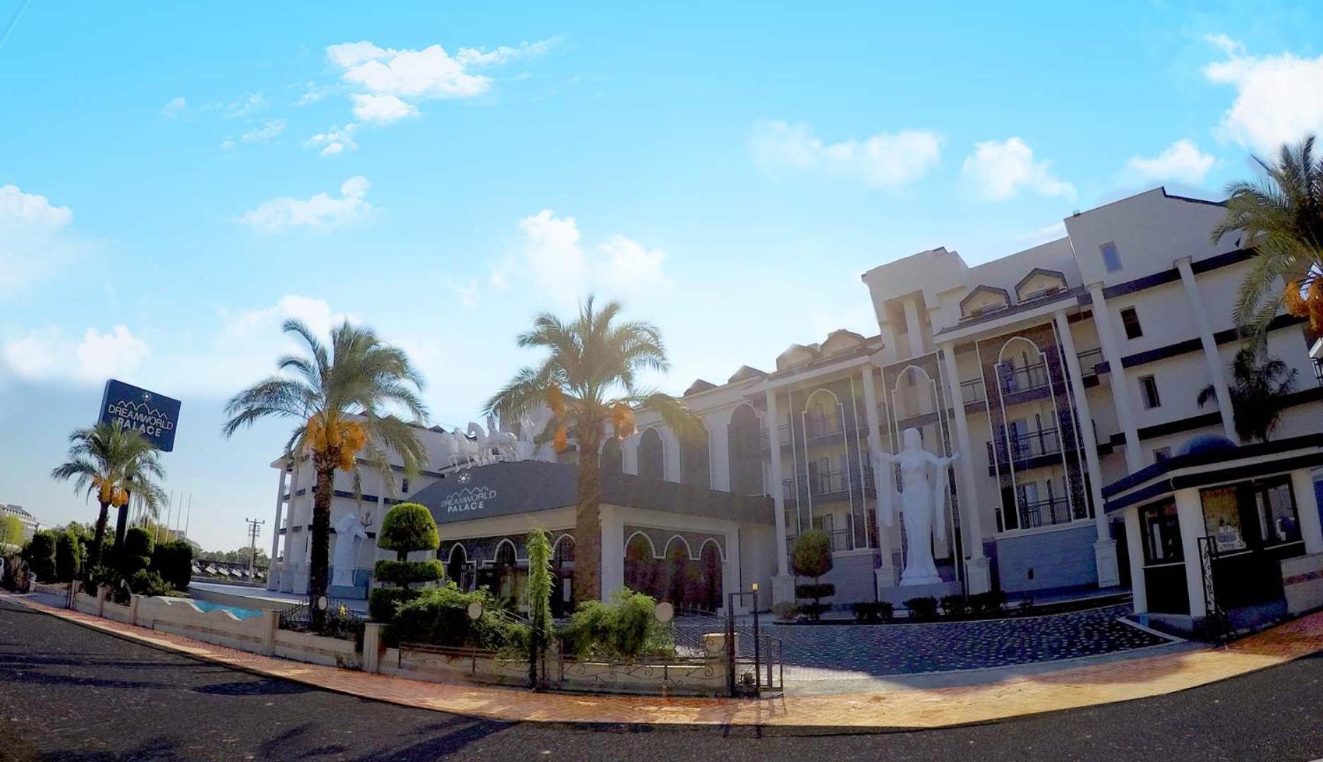 Dream World Palace Hotel 5*