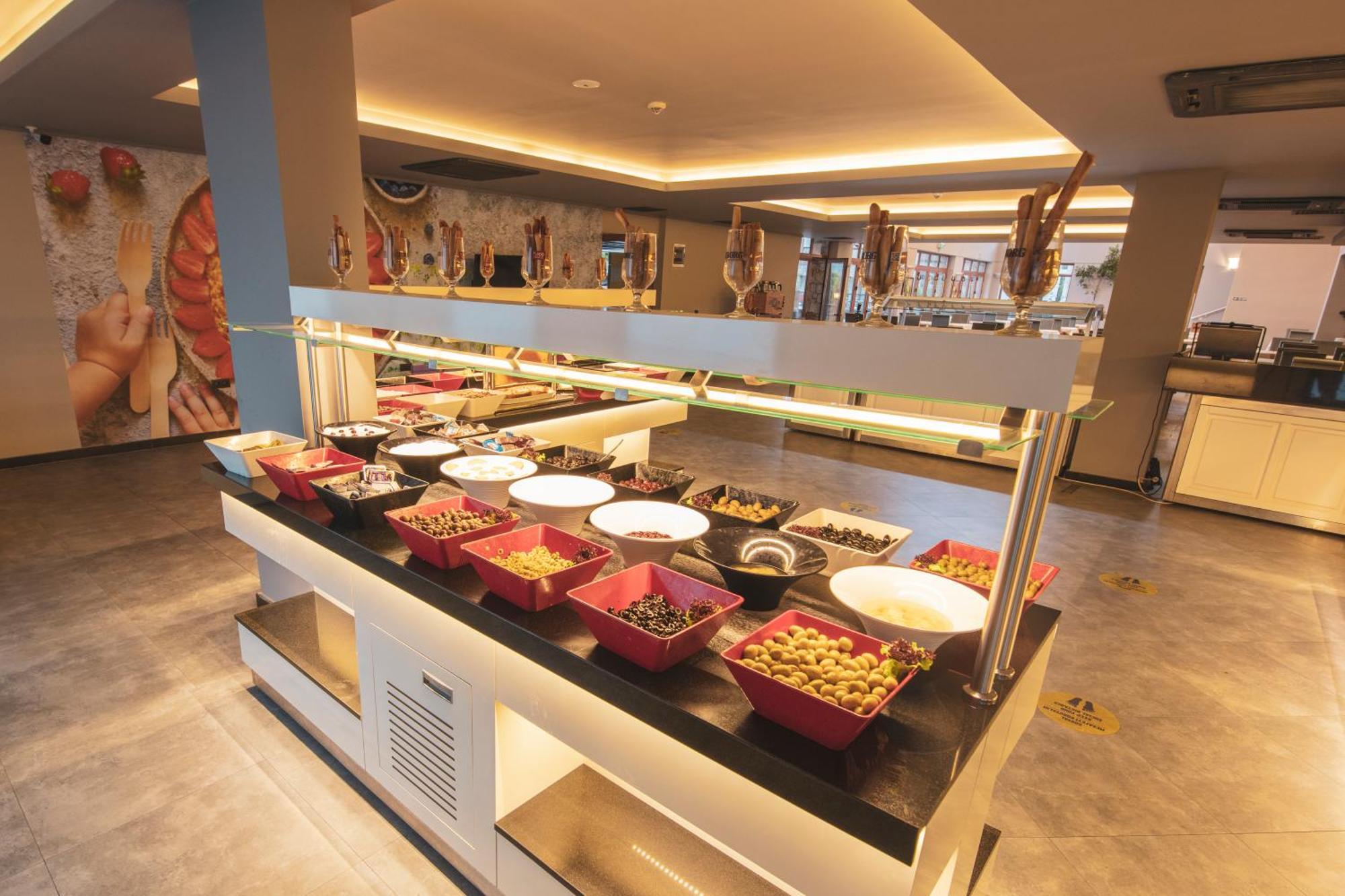 Orka World & Aquapark Hotel