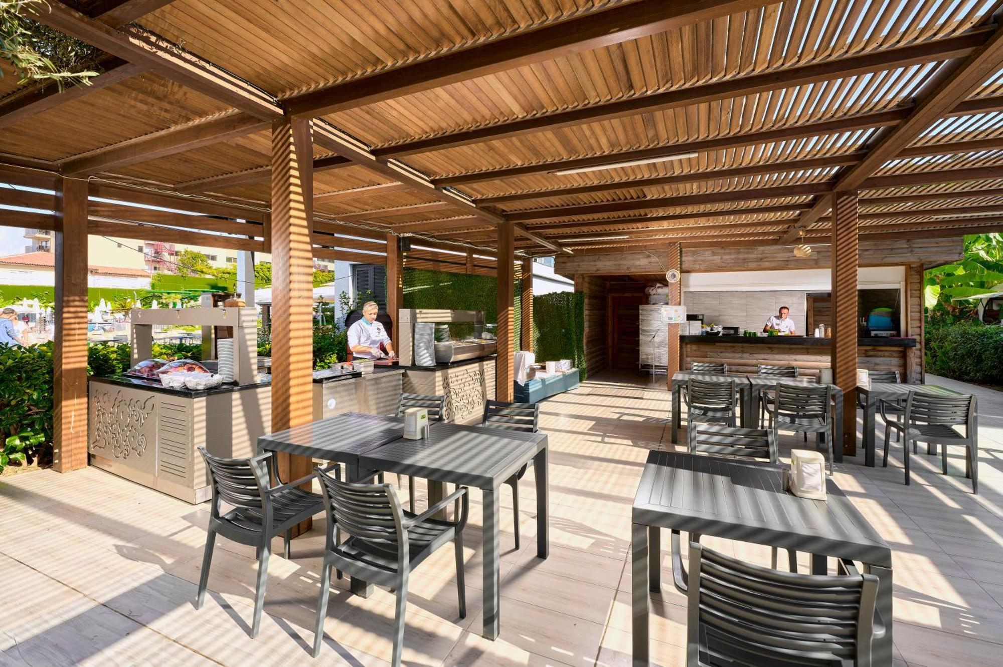 Seaden Valentine & (adults Only) 5*