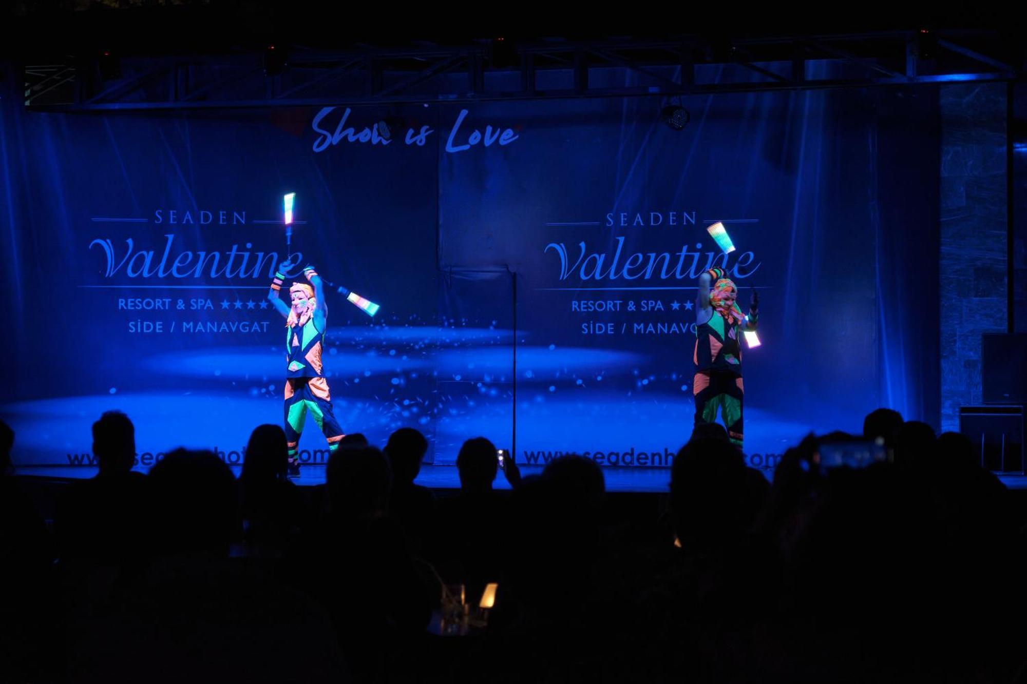 Seaden Valentine & (adults Only) Side