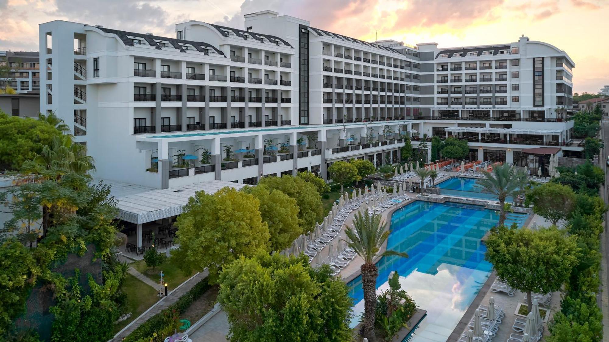 Seaden Valentine & (adults Only) 5* Side