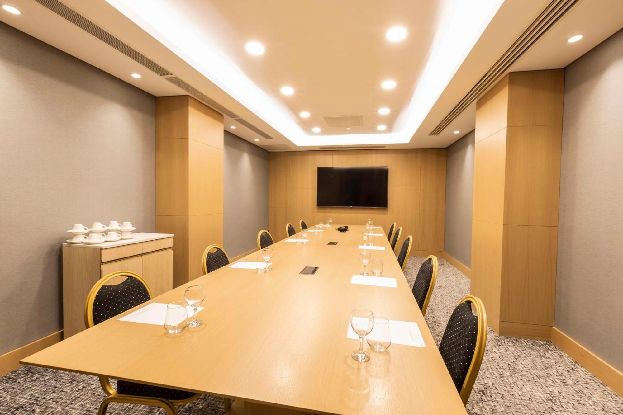 Radisson Harbiye Hotel 4*