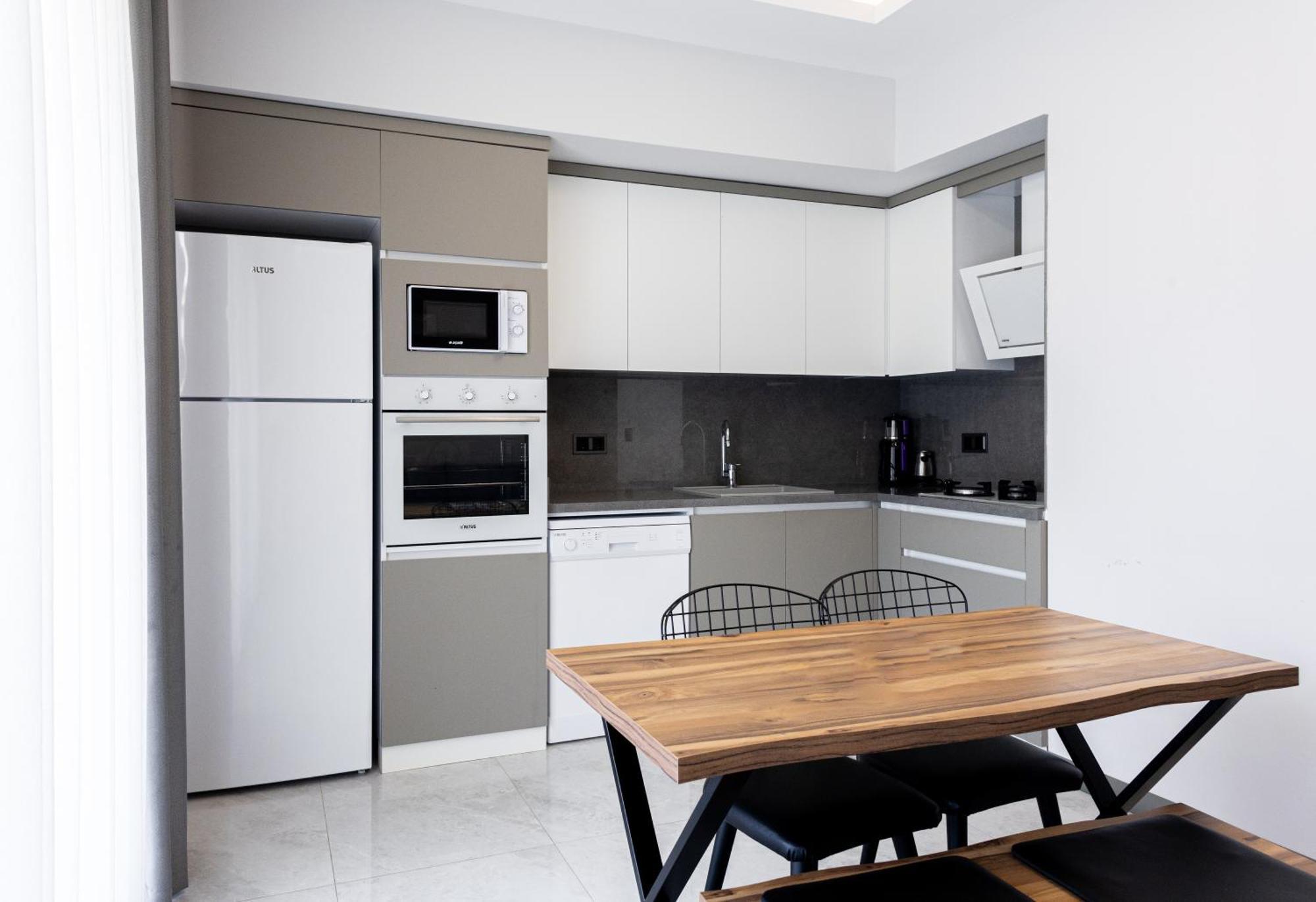 Artan Aparthotel *