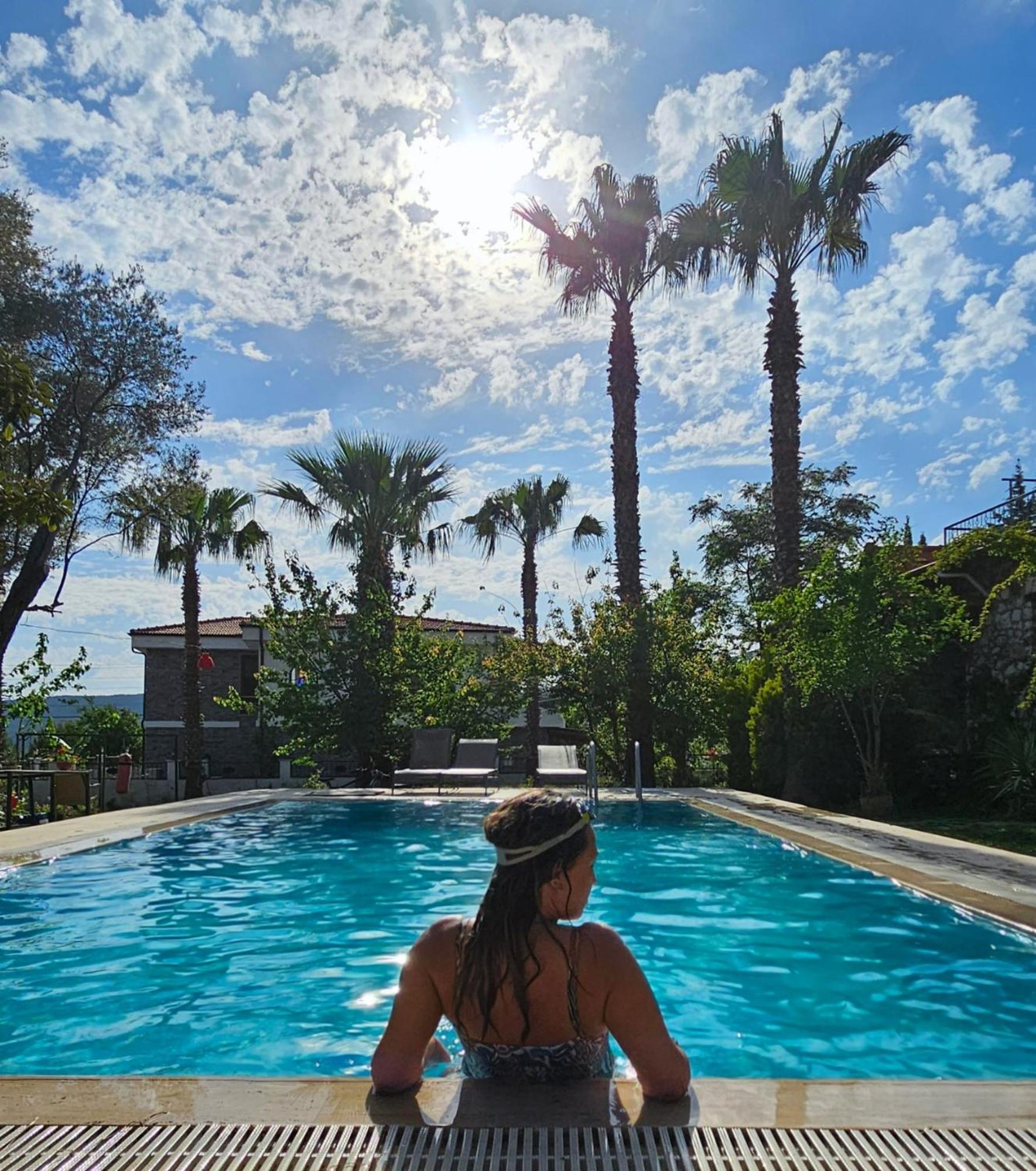 Bella Hotel *
