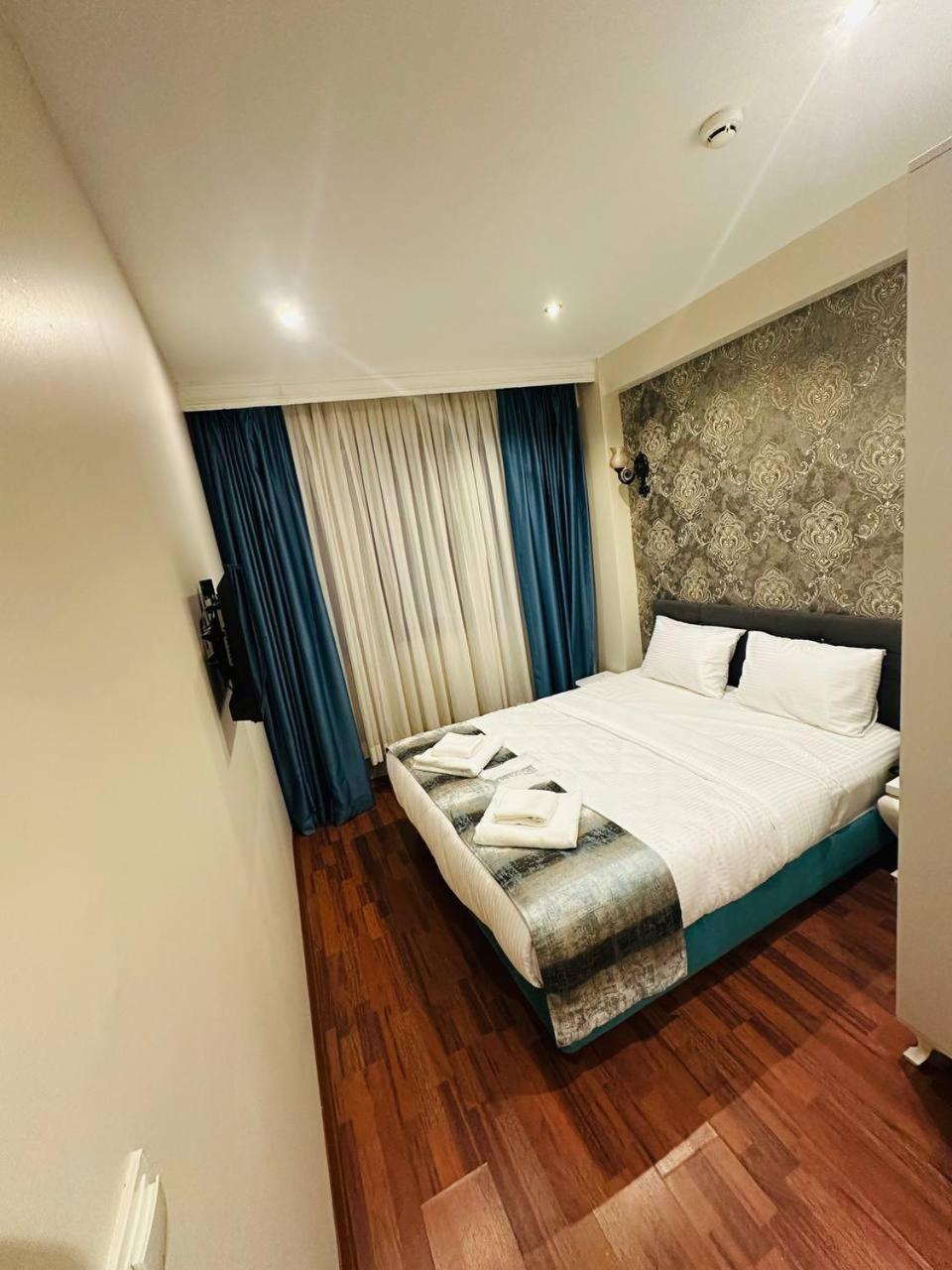 By Historial Due Hotel