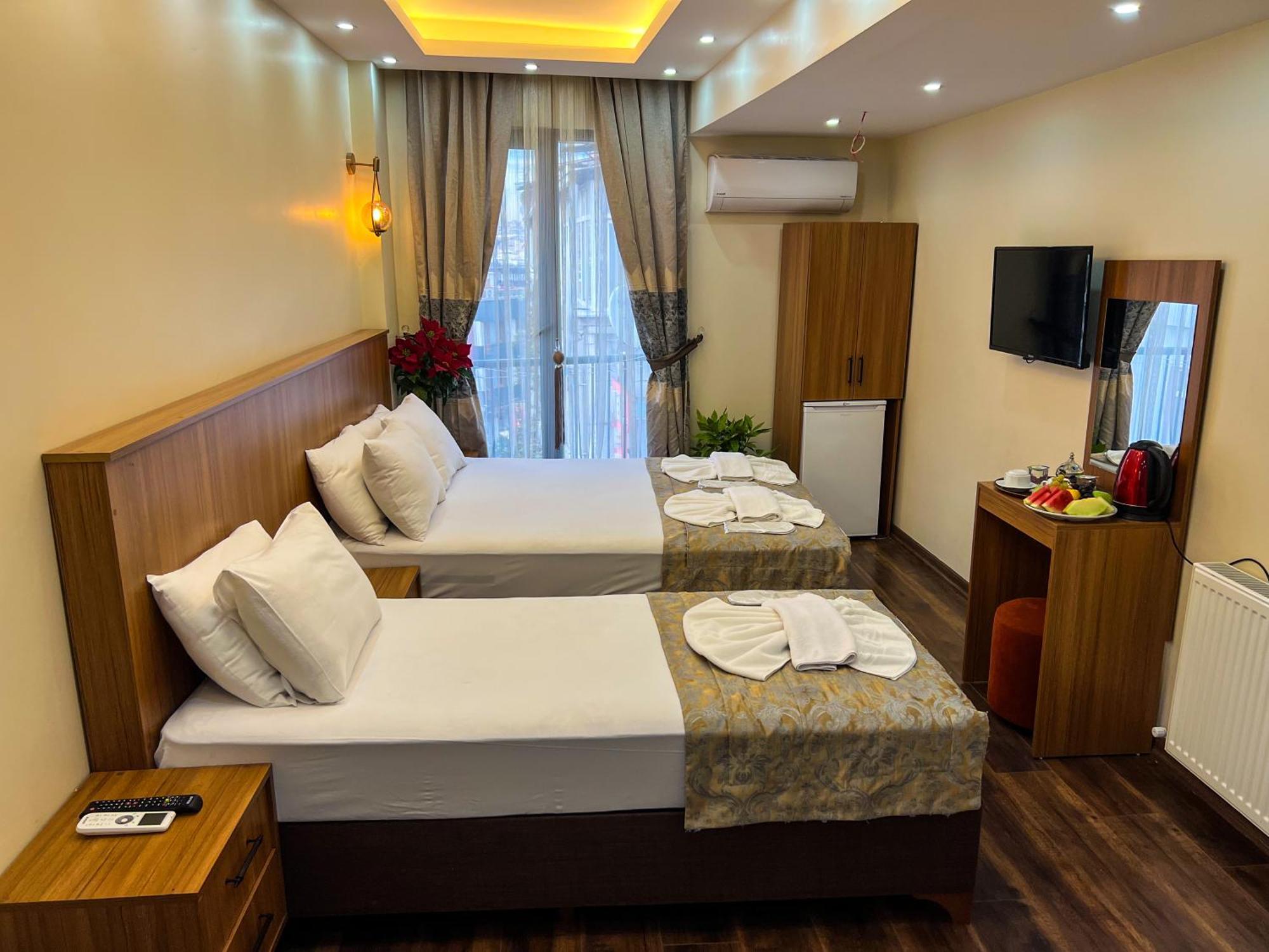 By Historia Hotel