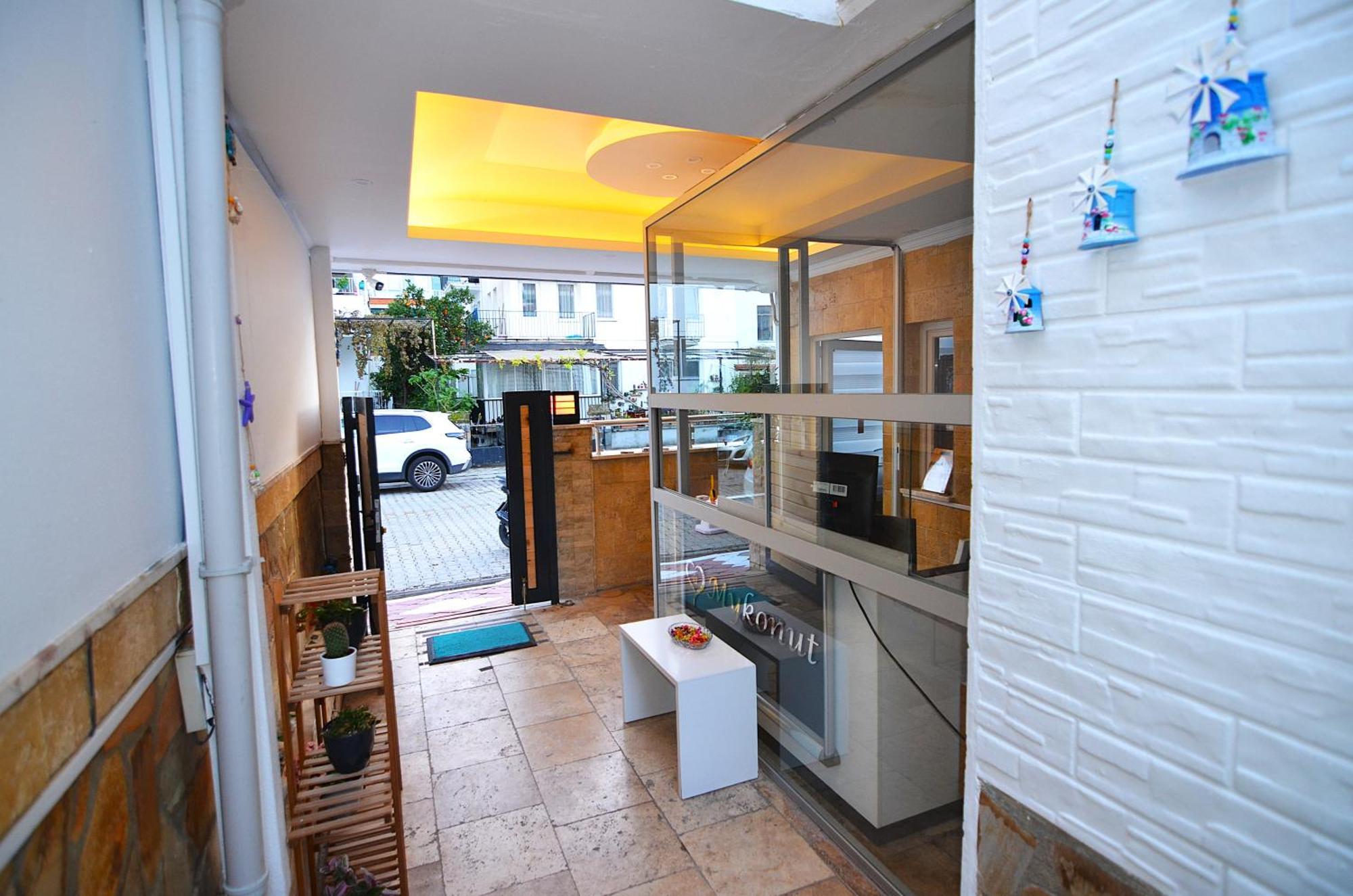 Mykonut Aparthotel 2*
