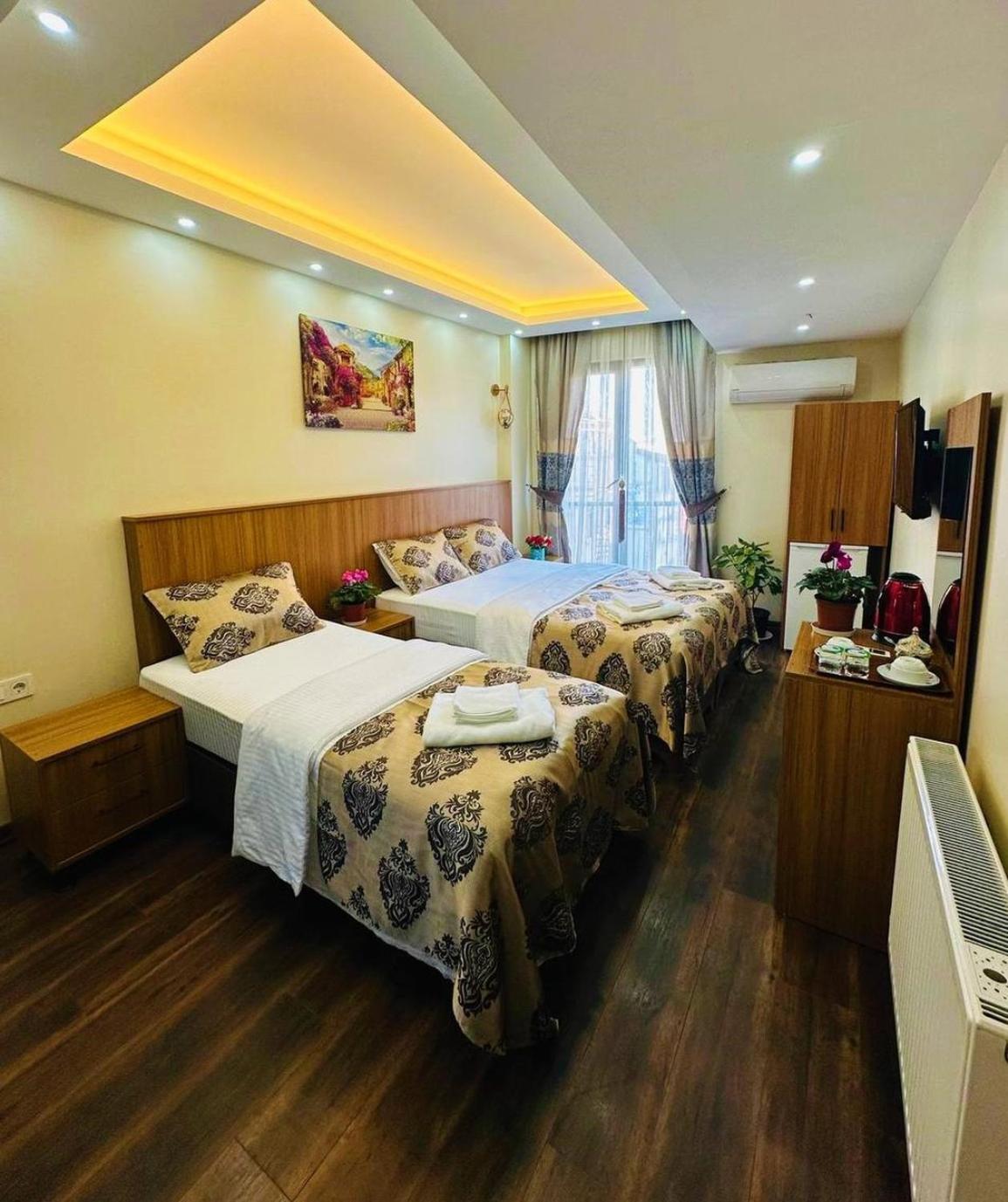 By Historia Hotel
