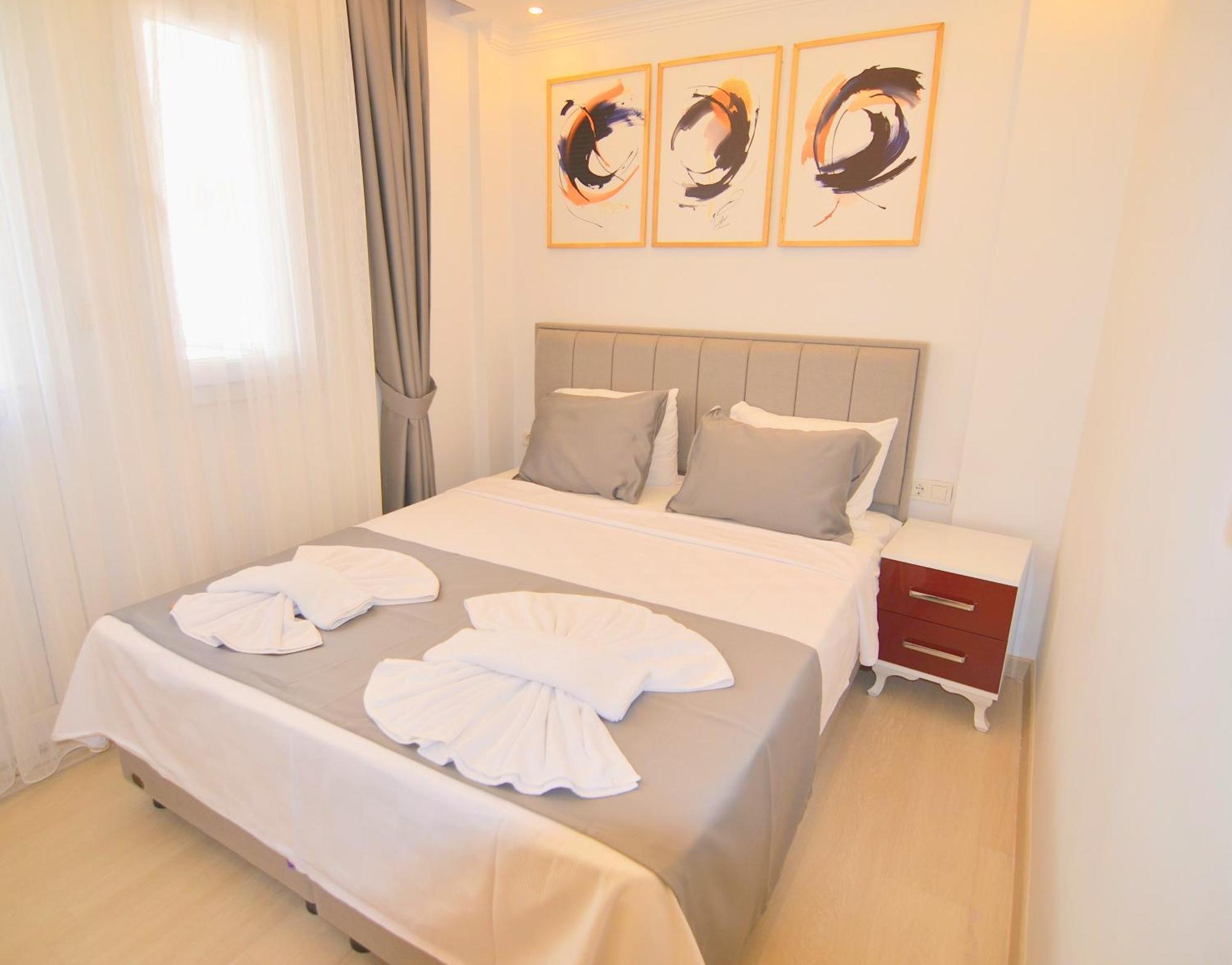 Mykonut Aparthotel 2*
