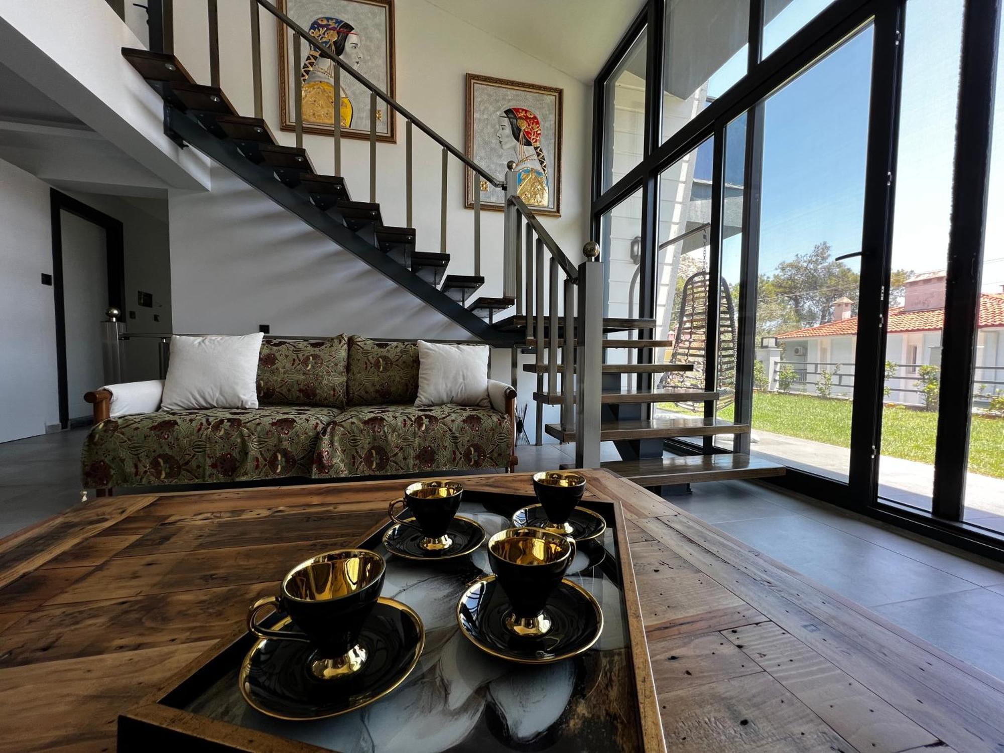 Black Pearl Private Detached With Pool & Seaview *