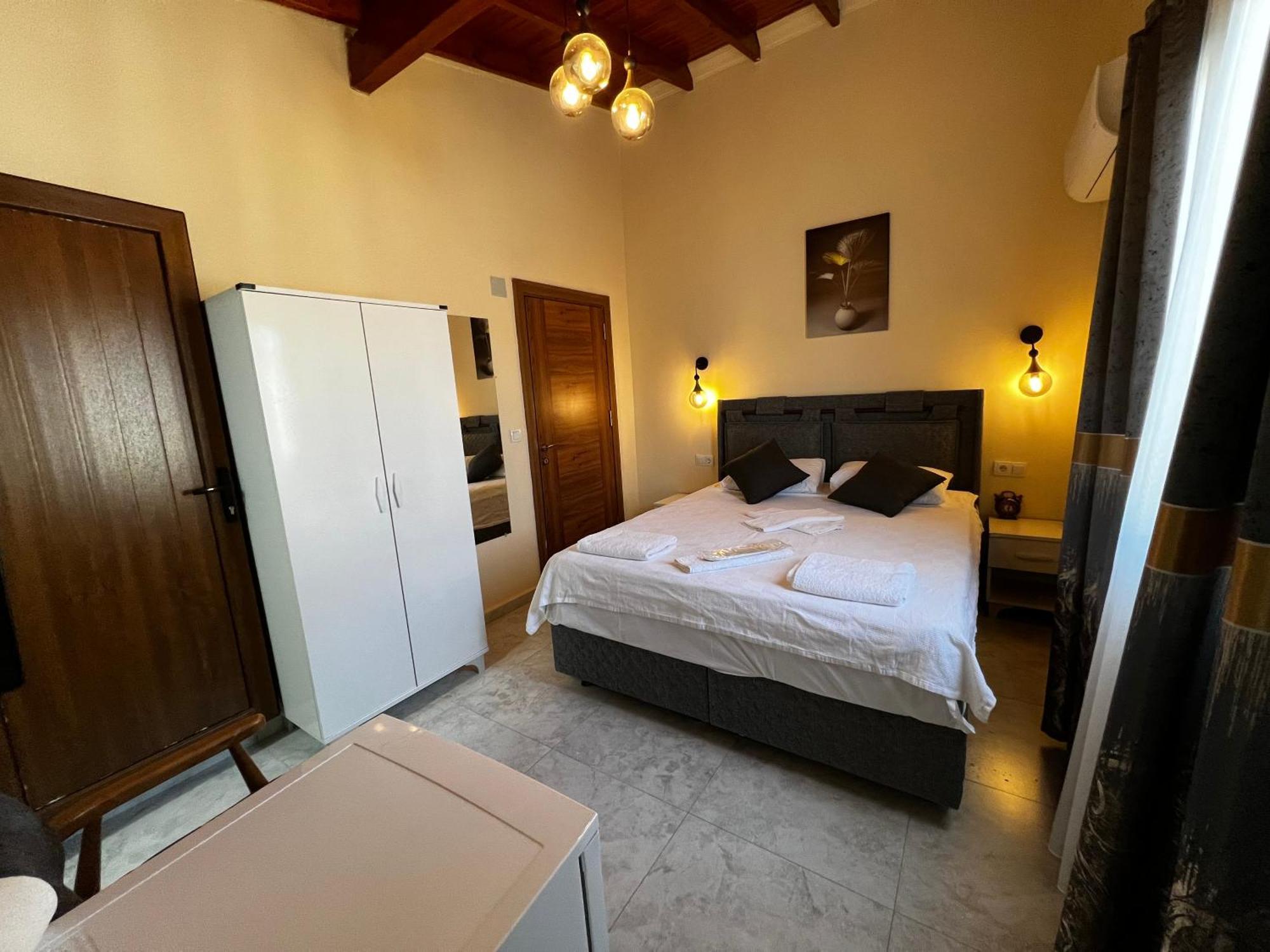 Hotel Ada