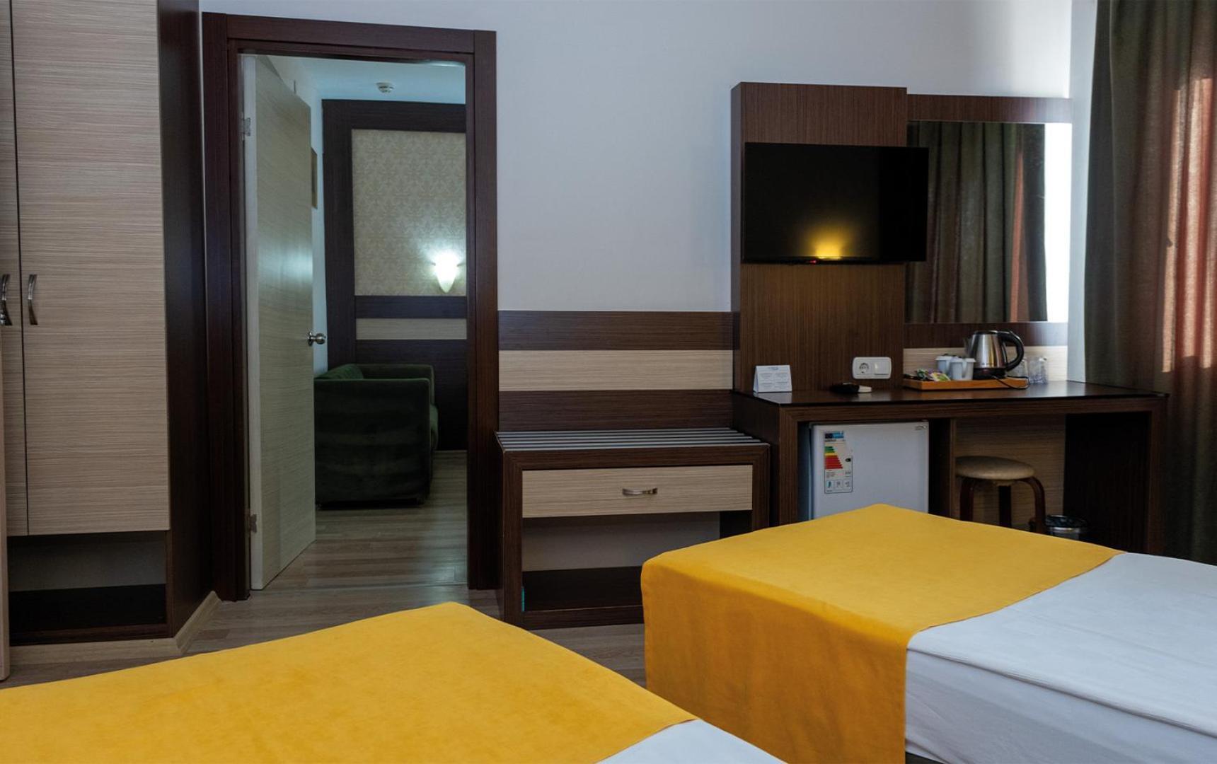 Resort Lonicera World 4*