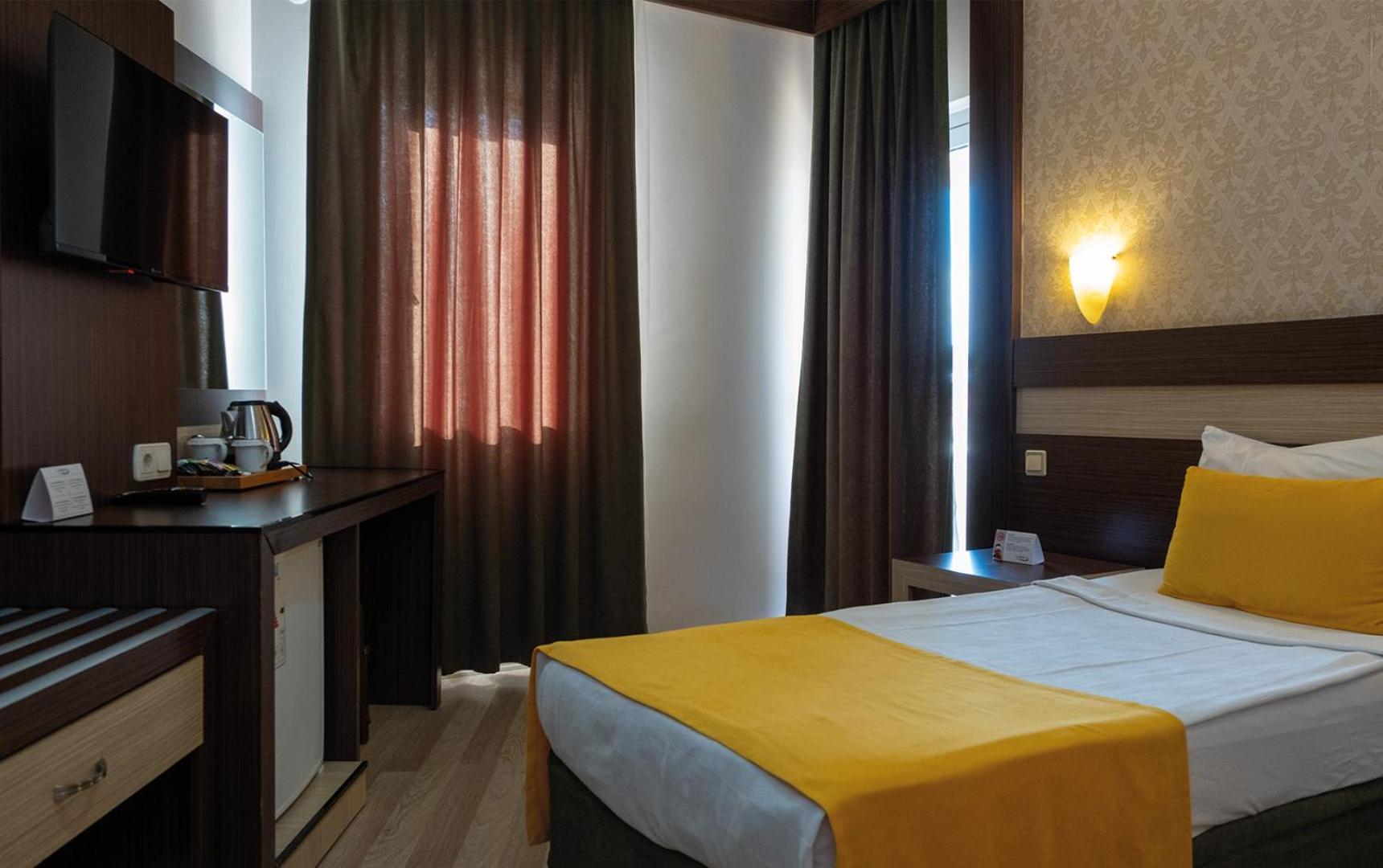 Resort Lonicera World 4*