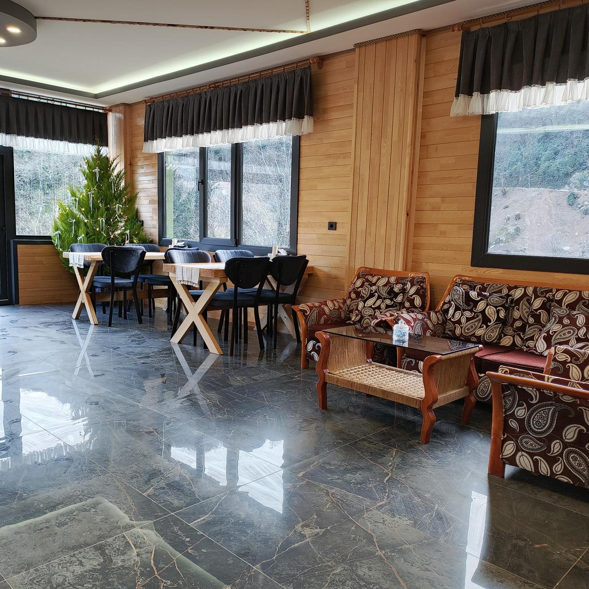 Emosh'un Tatil Koeyue Bed & Breakfast Ardesen