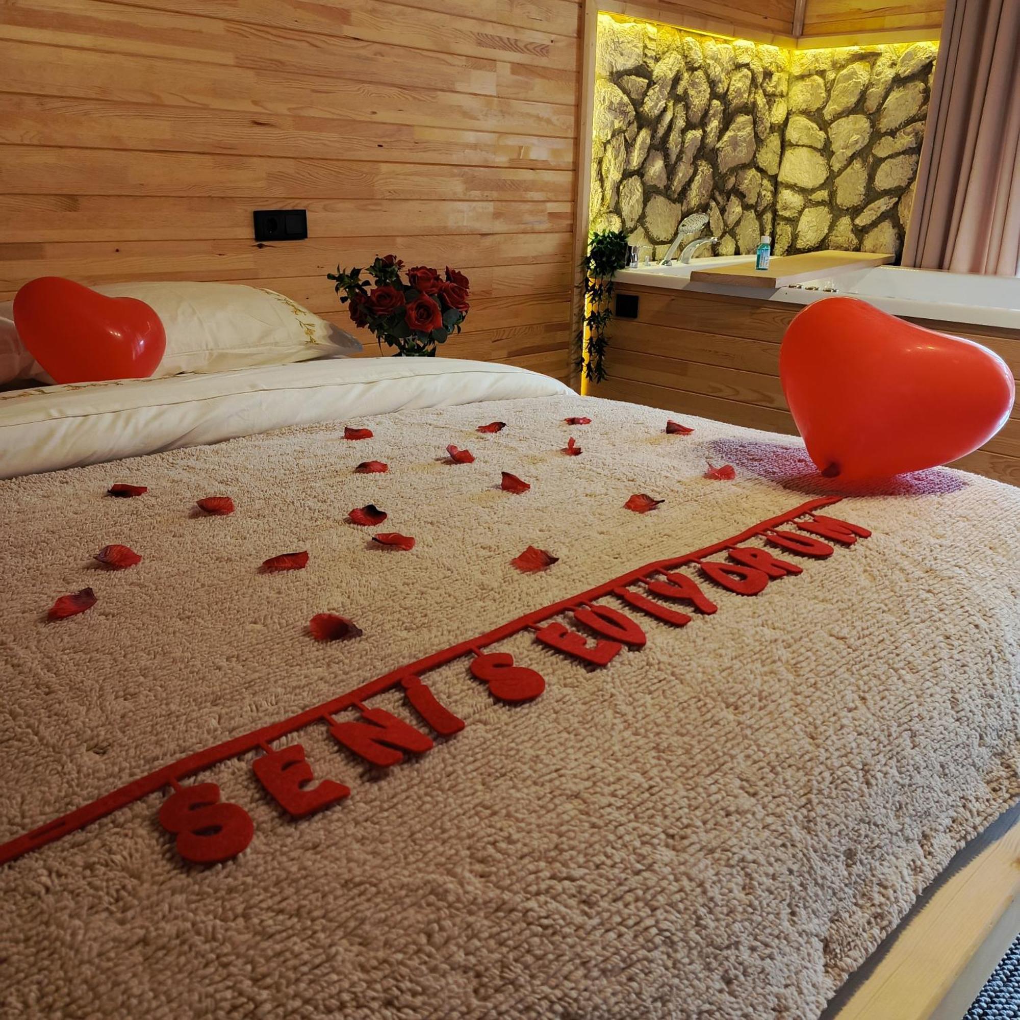 Bed & Breakfast Emosh'un Tatil Koeyue