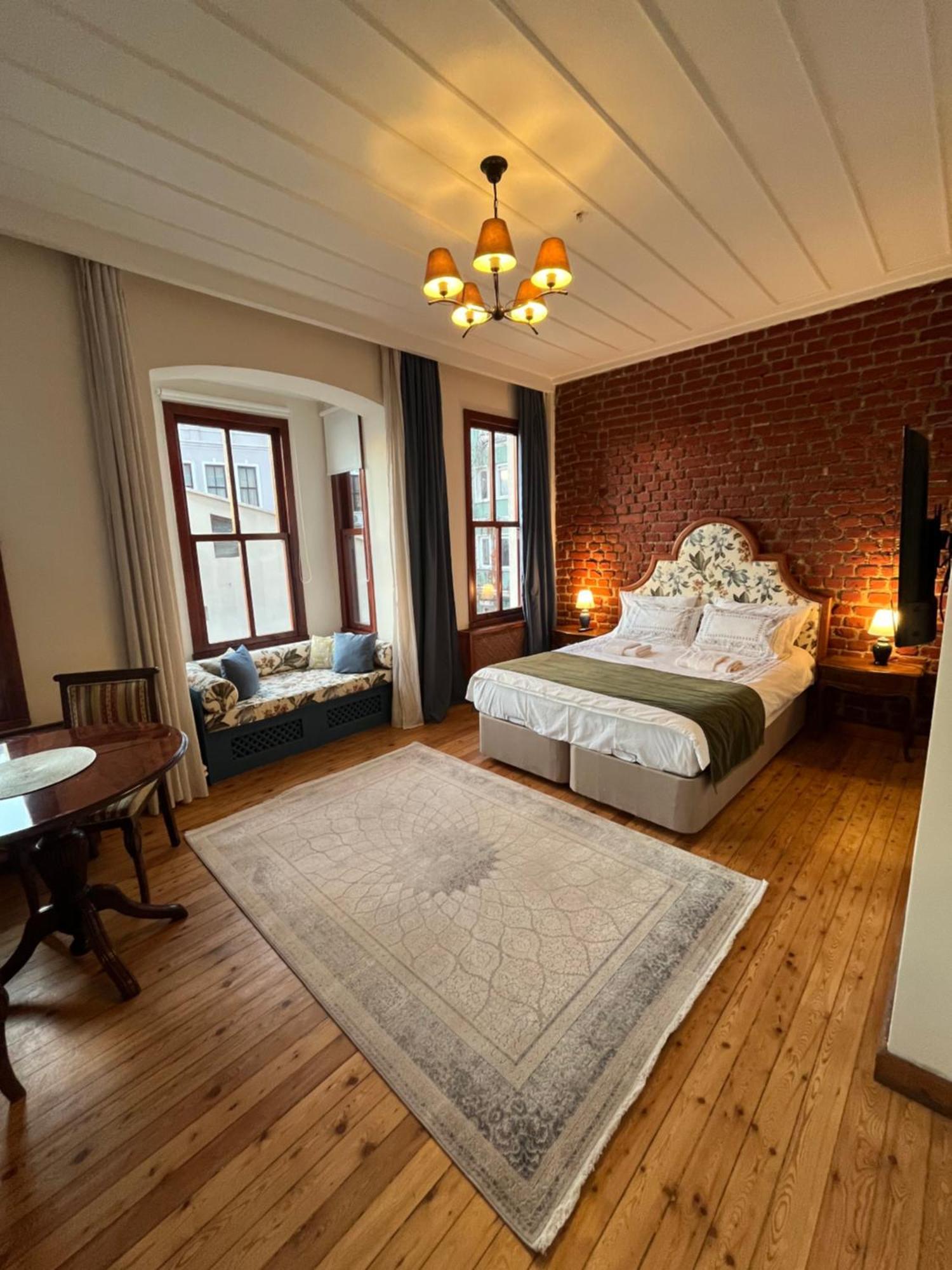 Inn Levant De Luxe *