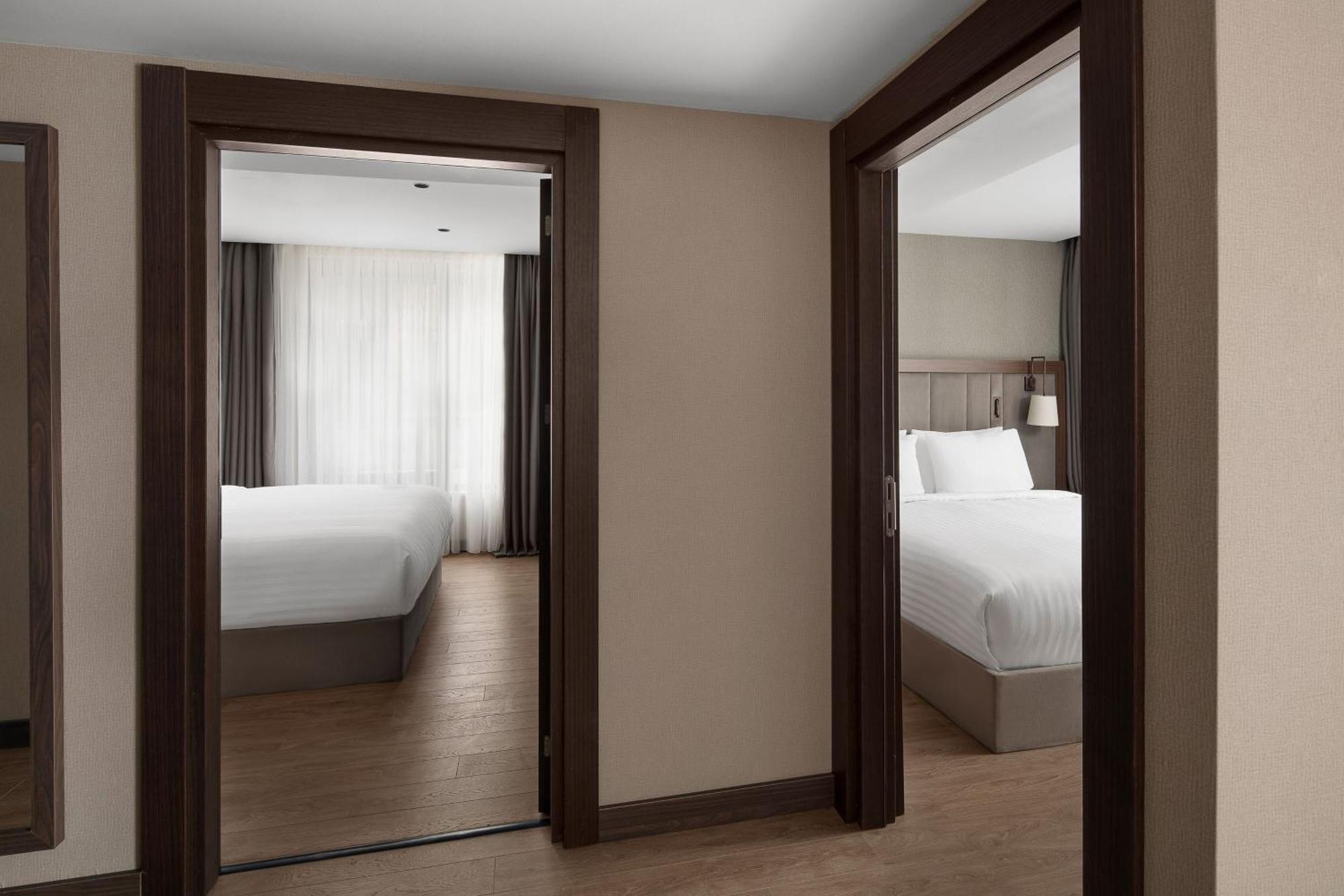 Hotel By Marriott