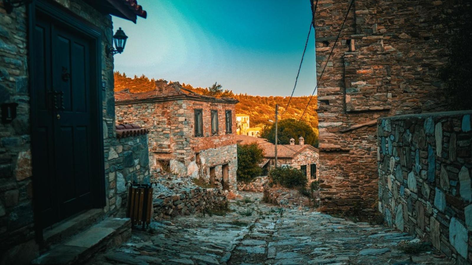 Domatia Stone Soke