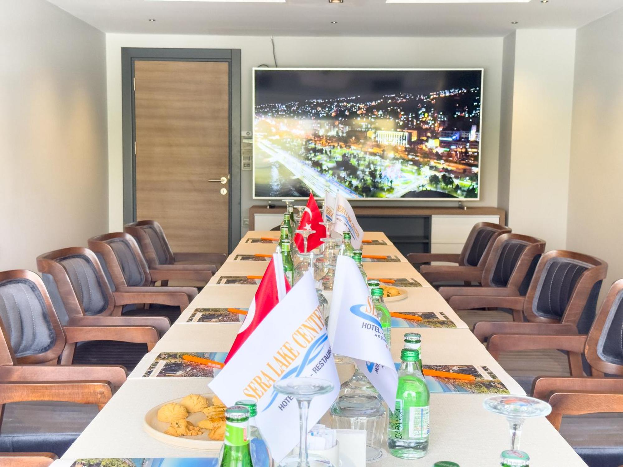Sera Center Hotel 4*