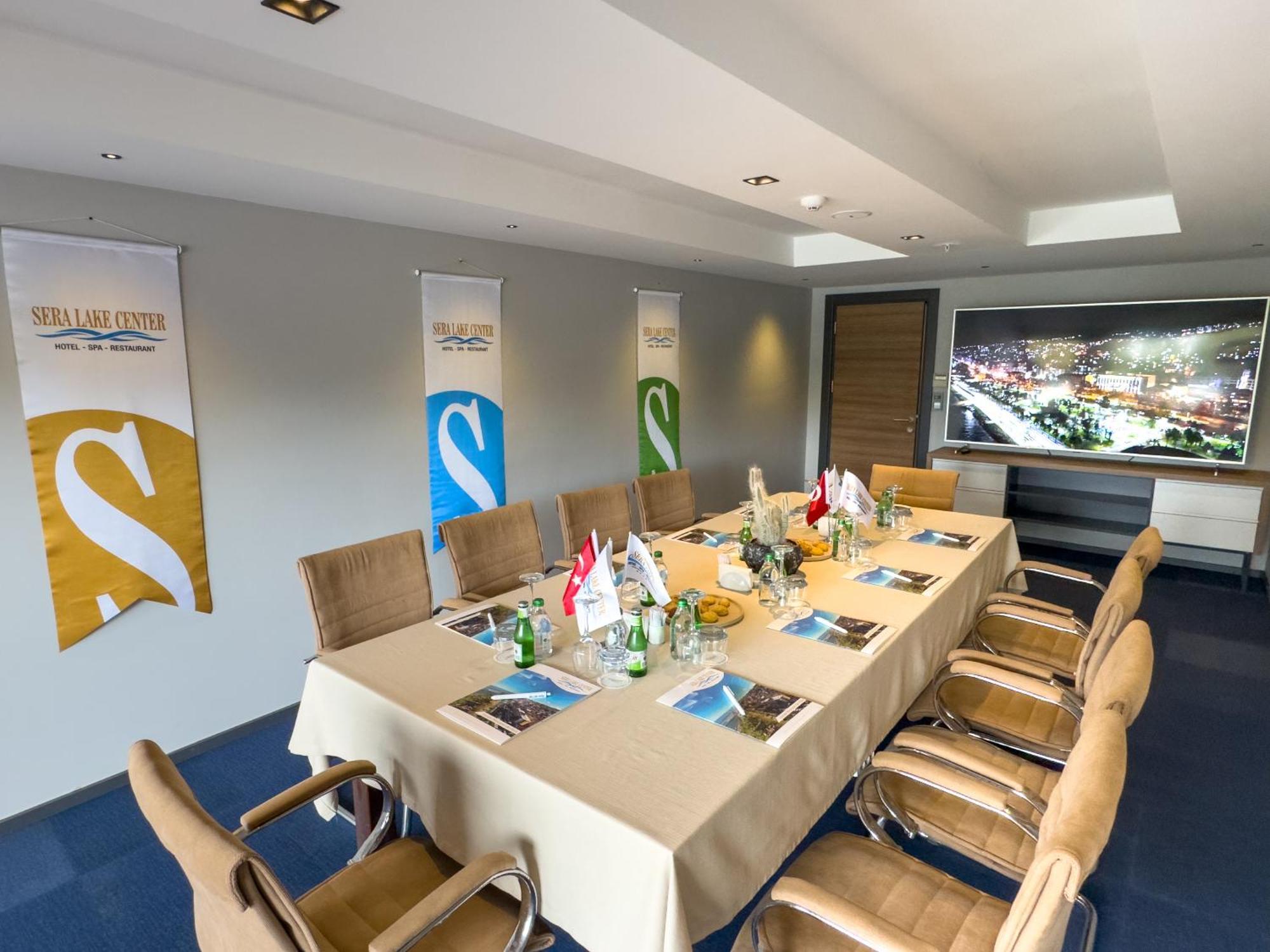 Sera Center Hotel 4*
