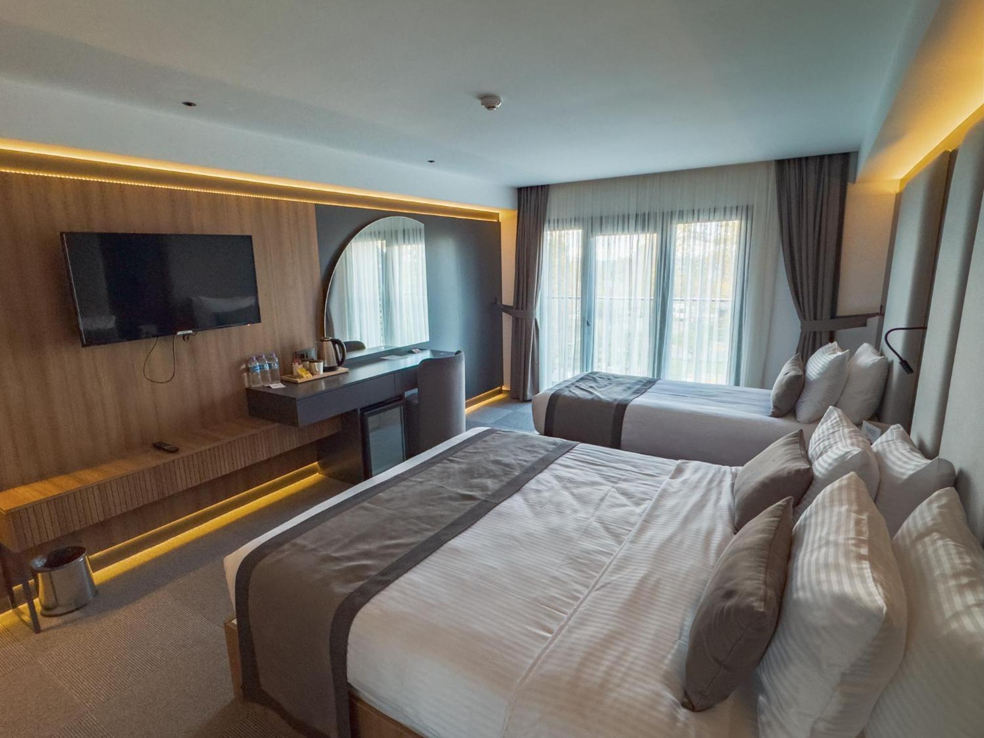 Hotel Sera Center 4*