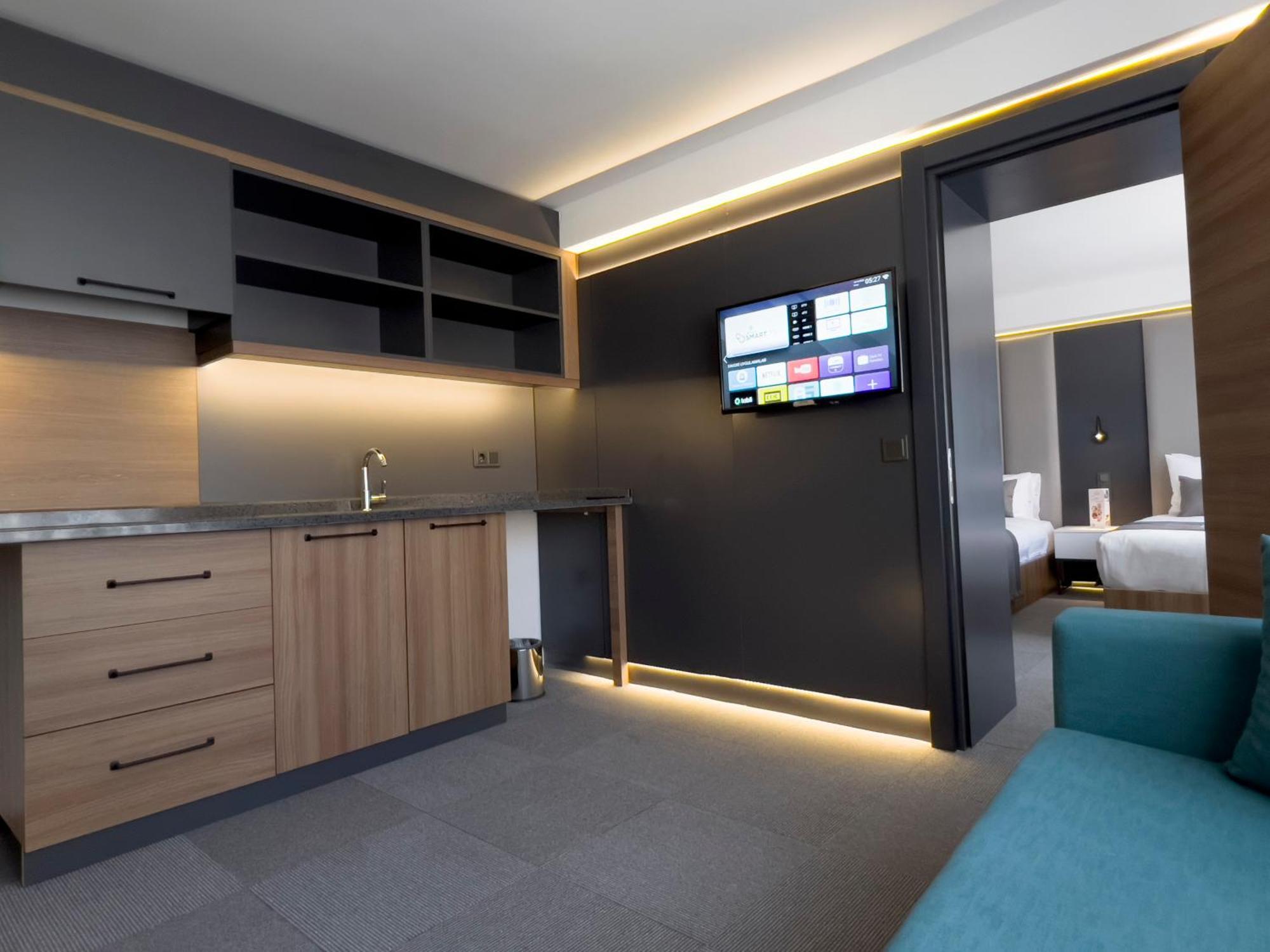 Hotel Sera Center