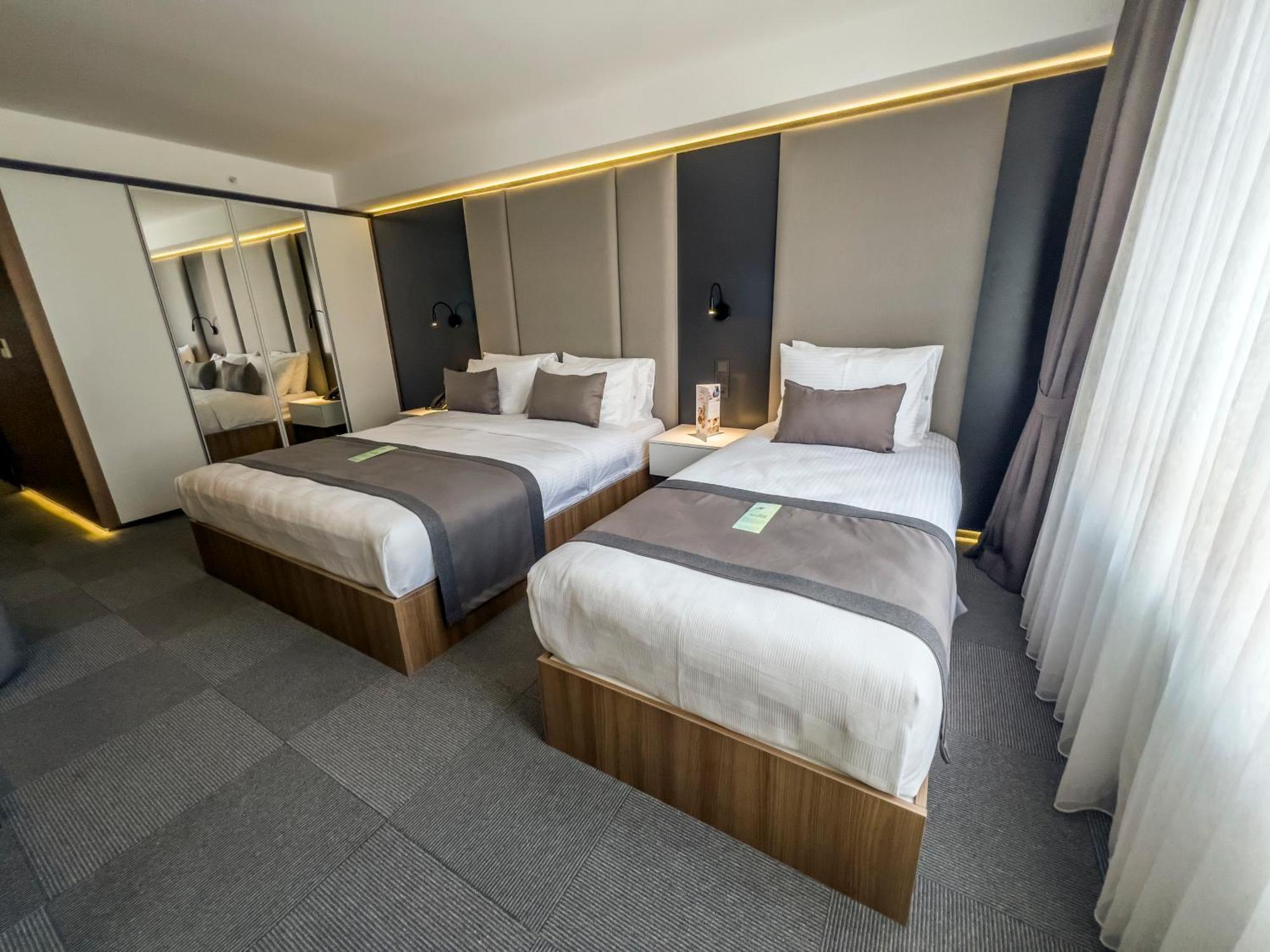 Hotel Sera Center 4*
