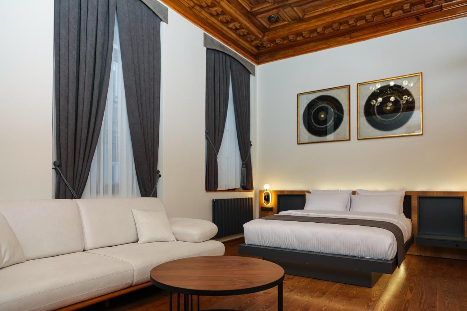Elmira Pera & - Special Class Hotel