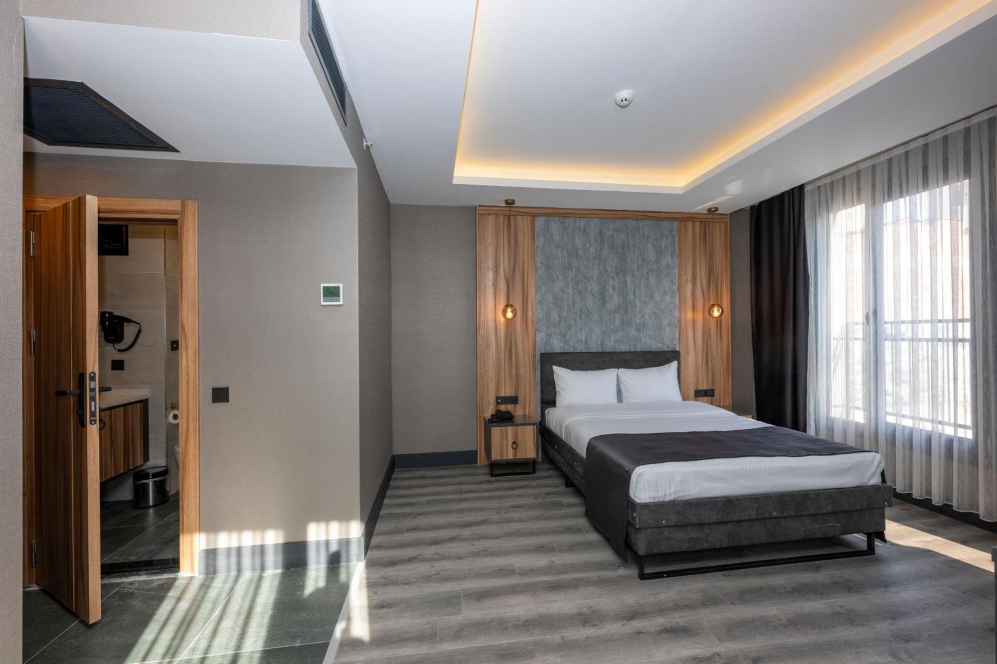 The Nirvanas Istanbul