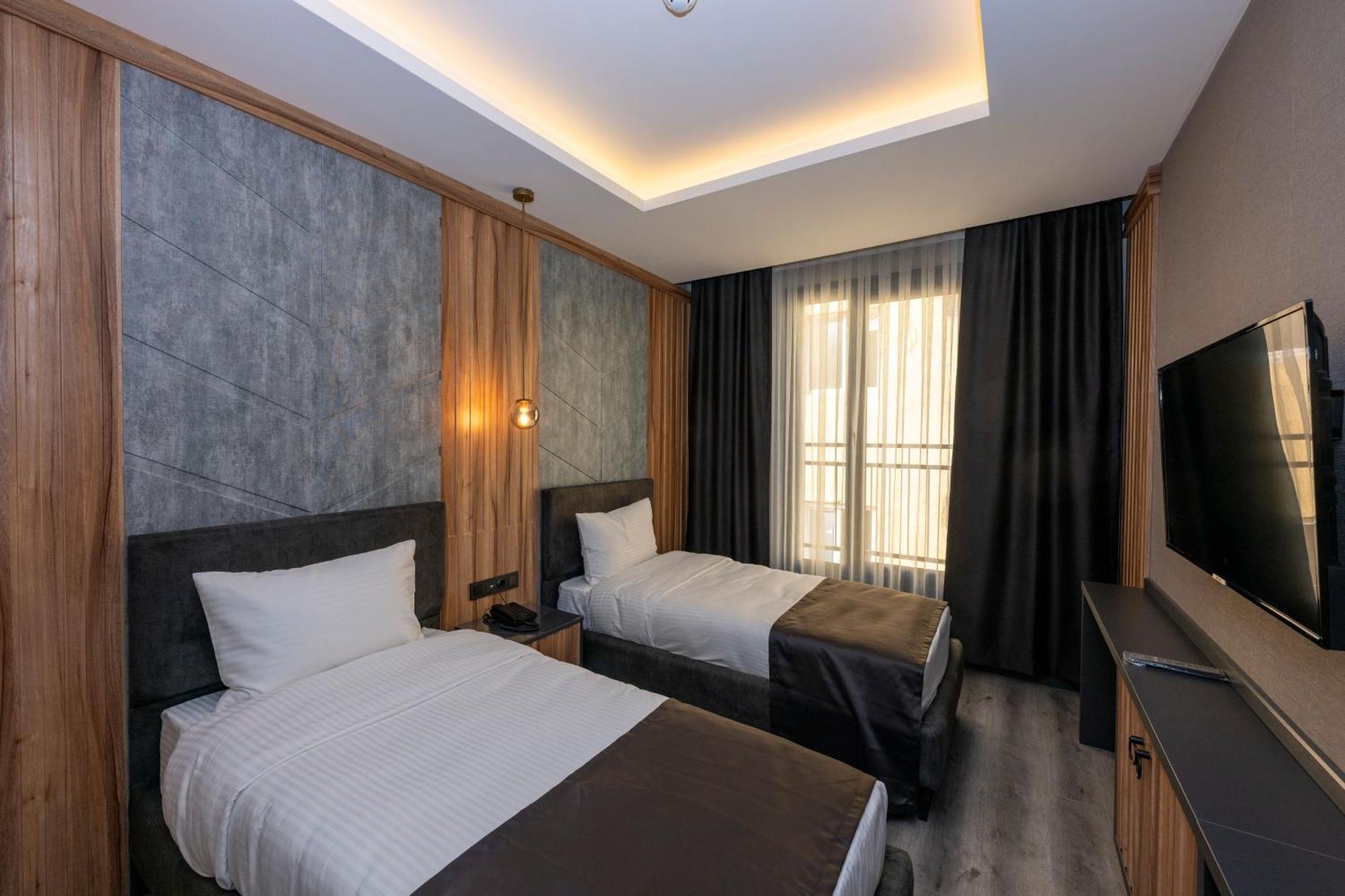 The Nirvanas Hotel *