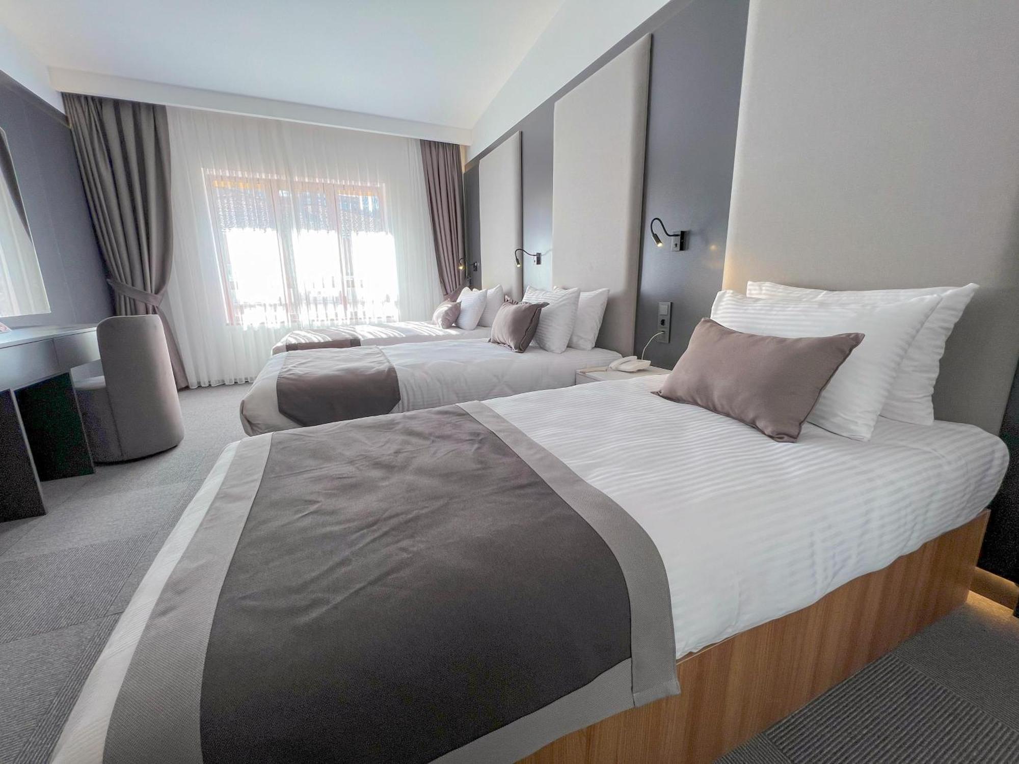 Sera Center Hotel 4*