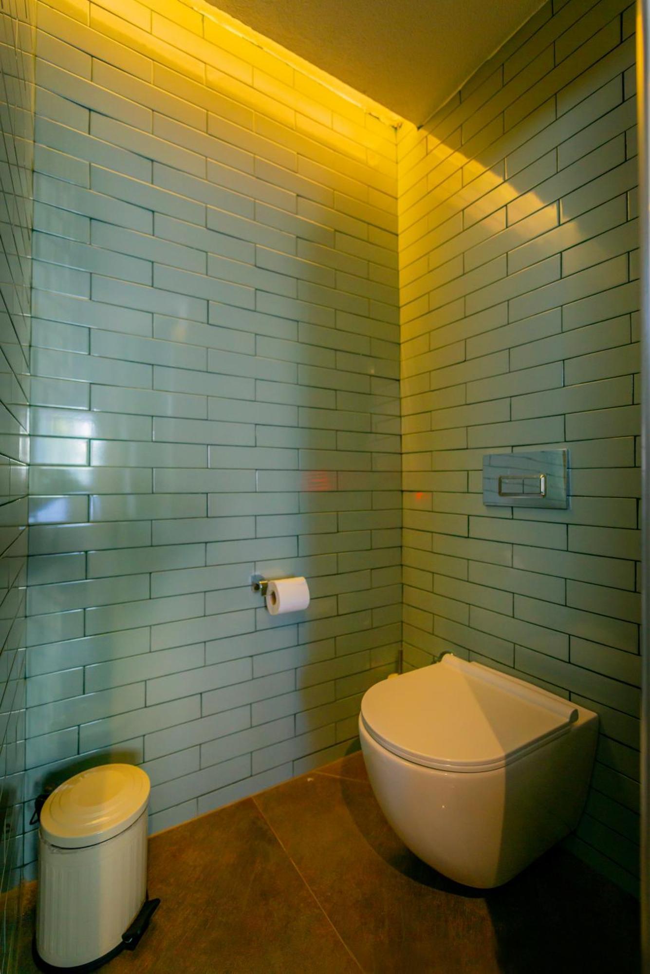 Nakas Hotel *