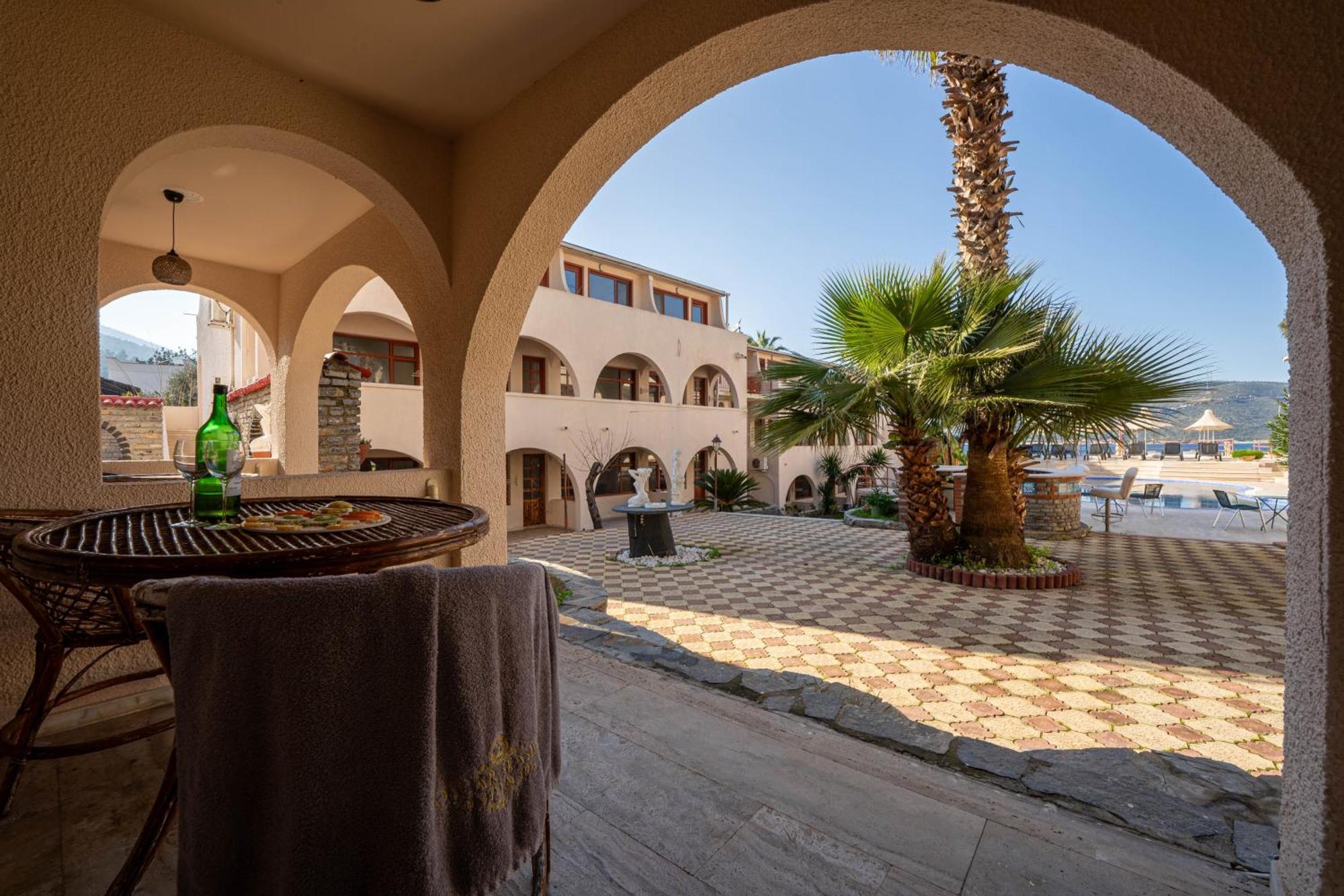Club Aquarium & Hotel