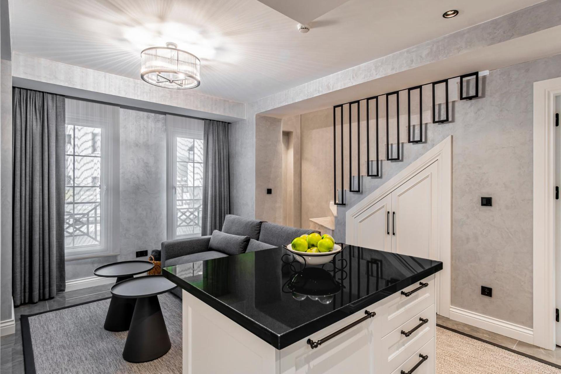 Hotel Ena Boutique & Residences 4*