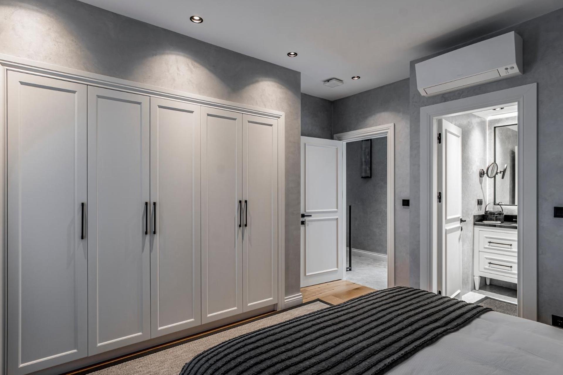 Ena Boutique & Residences 4*
