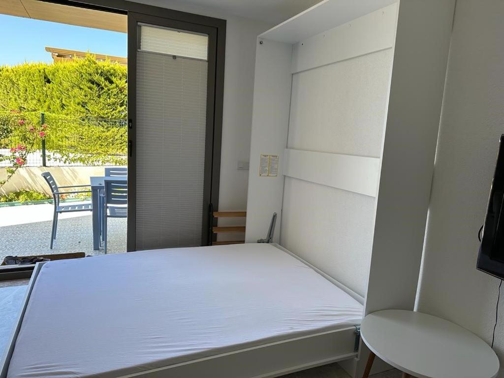 Apartment Single At Adabuku Seba Solemar Site -luxury Utilities Included