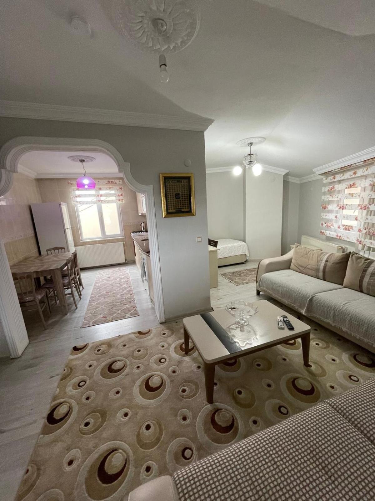 Kanarya Apartment