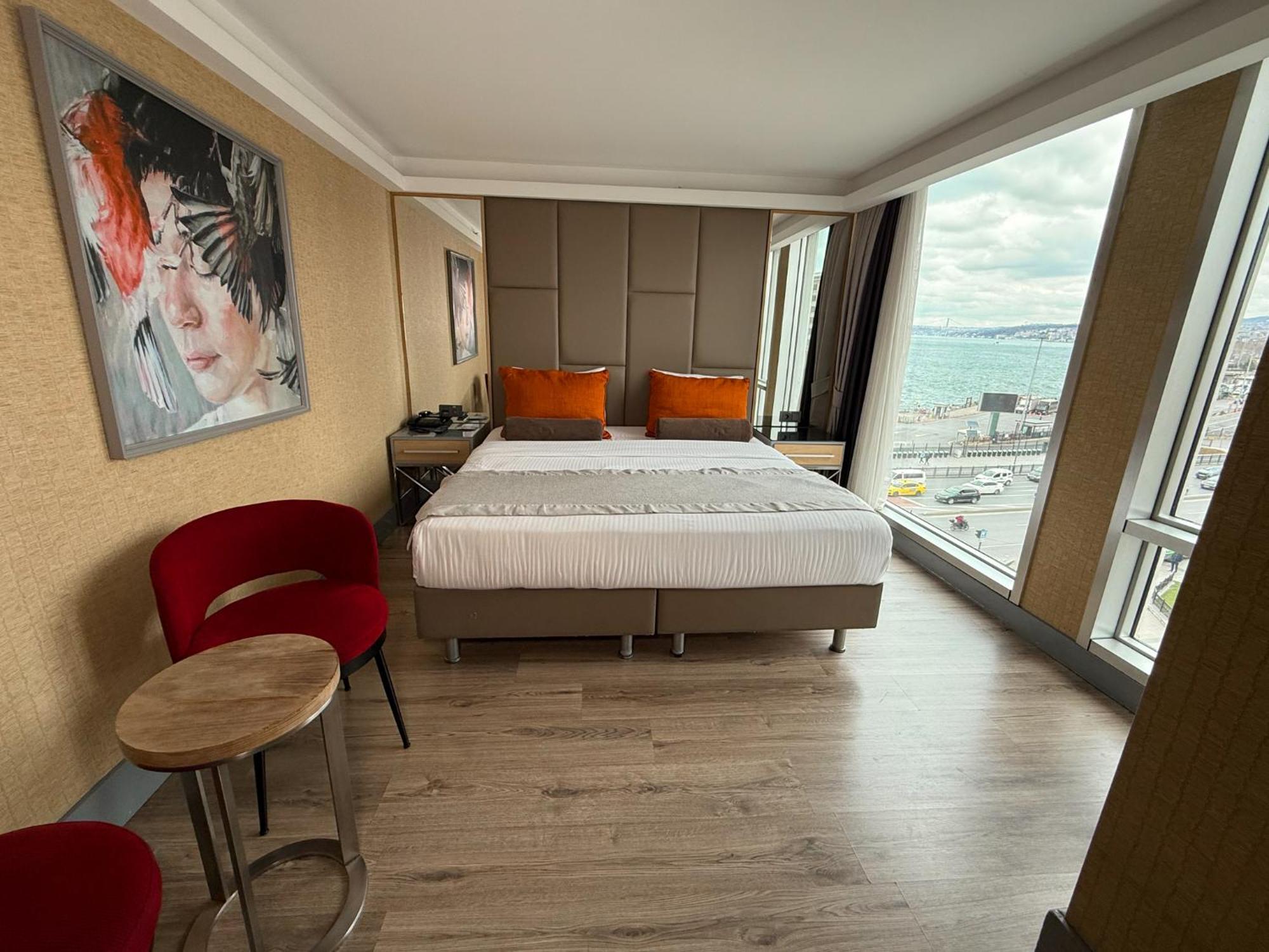 Hotel Manesol Old Bosphorus 4*
