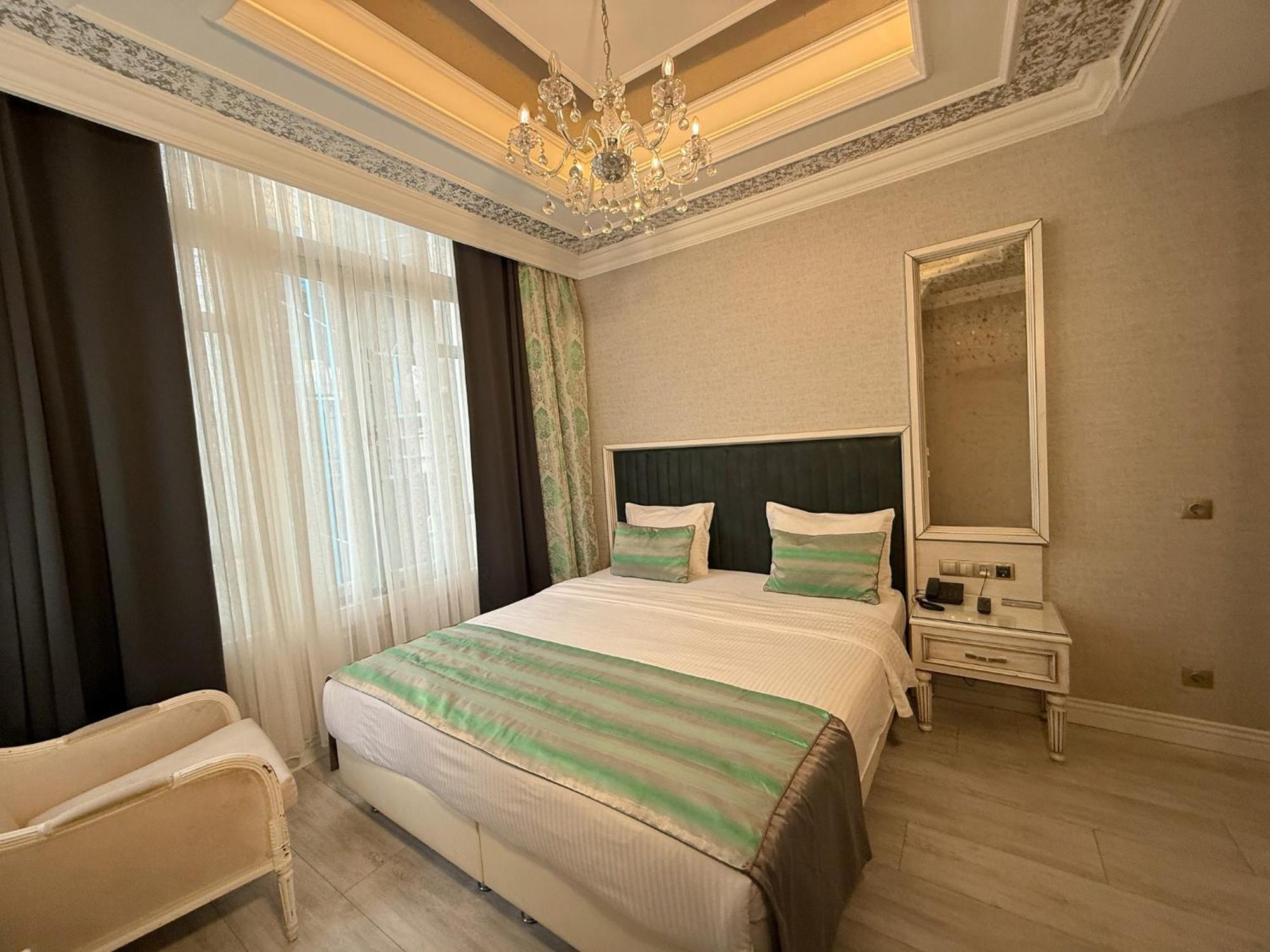 Manesol Old Bosphorus Hotel 4*