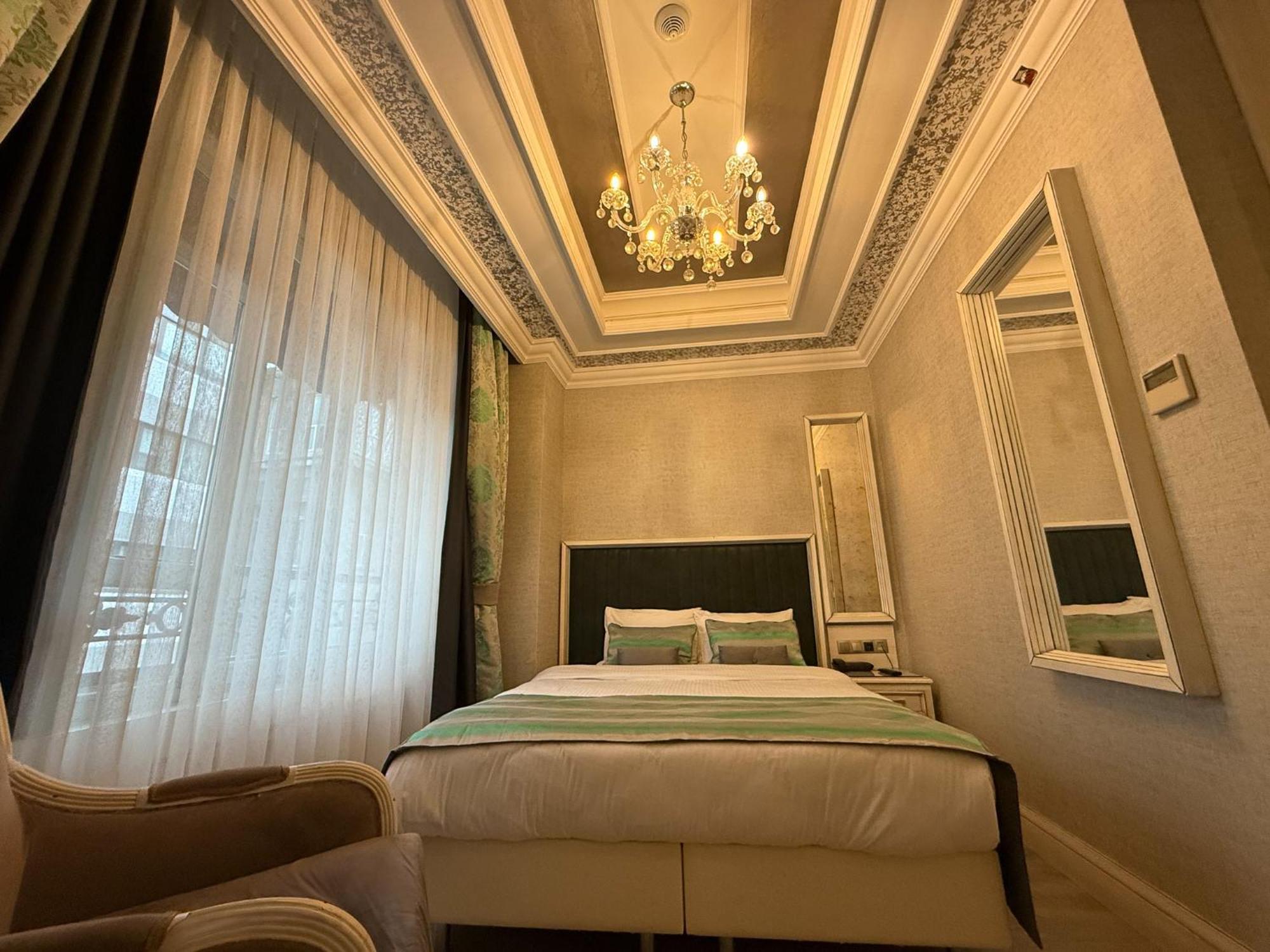 Hotel Manesol Old Bosphorus 4*