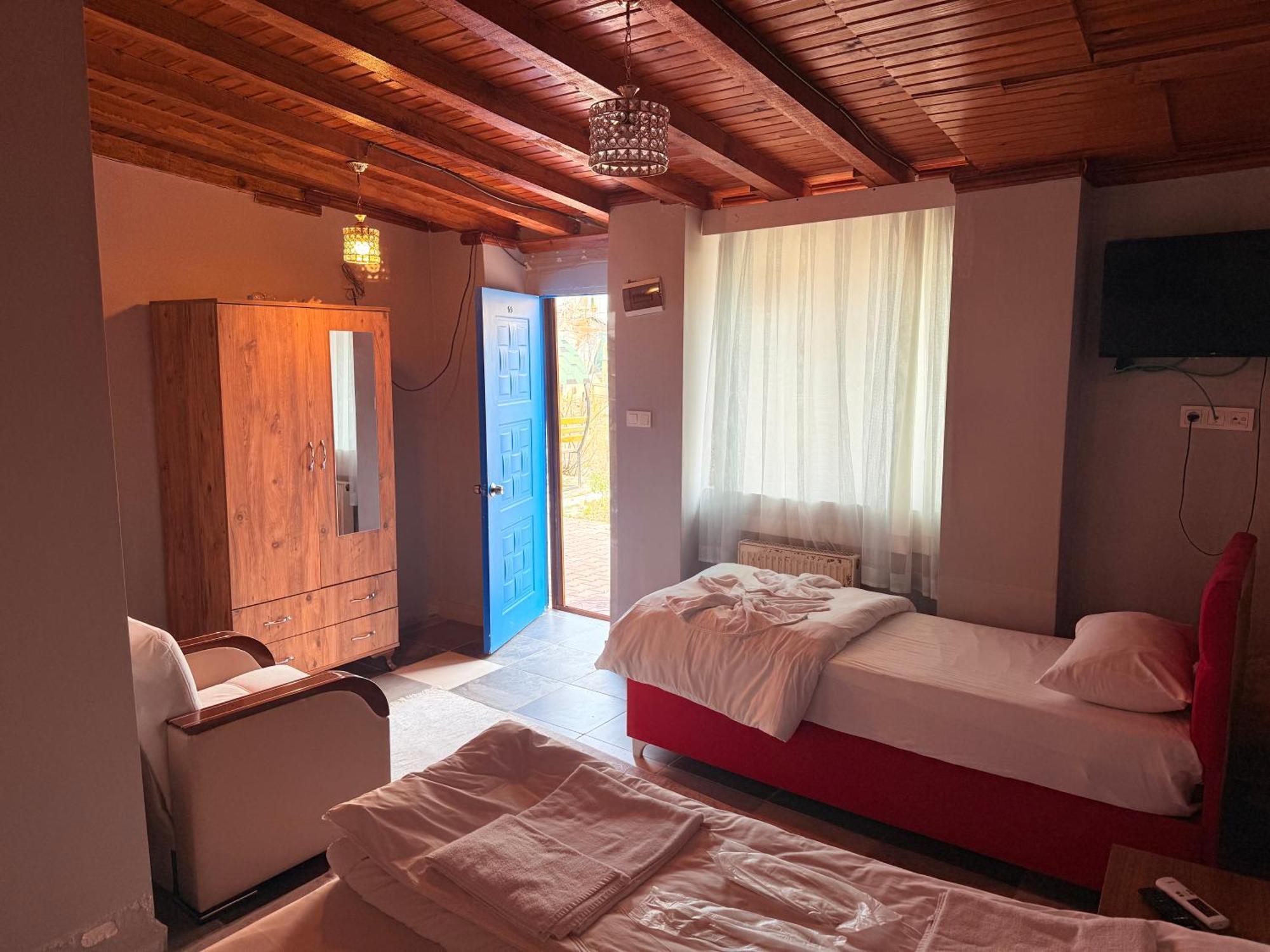 Oez Butik Antik Kent Myrleia Hotel 2*