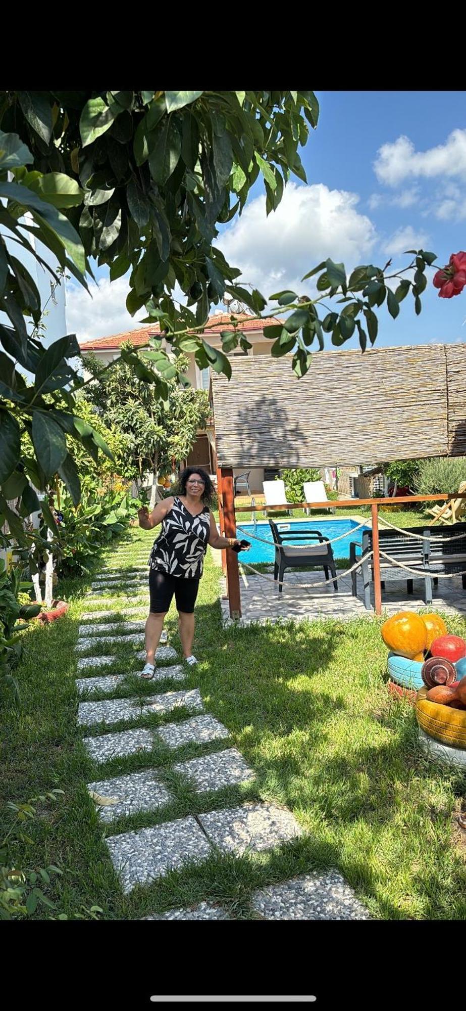 - Airport Villa