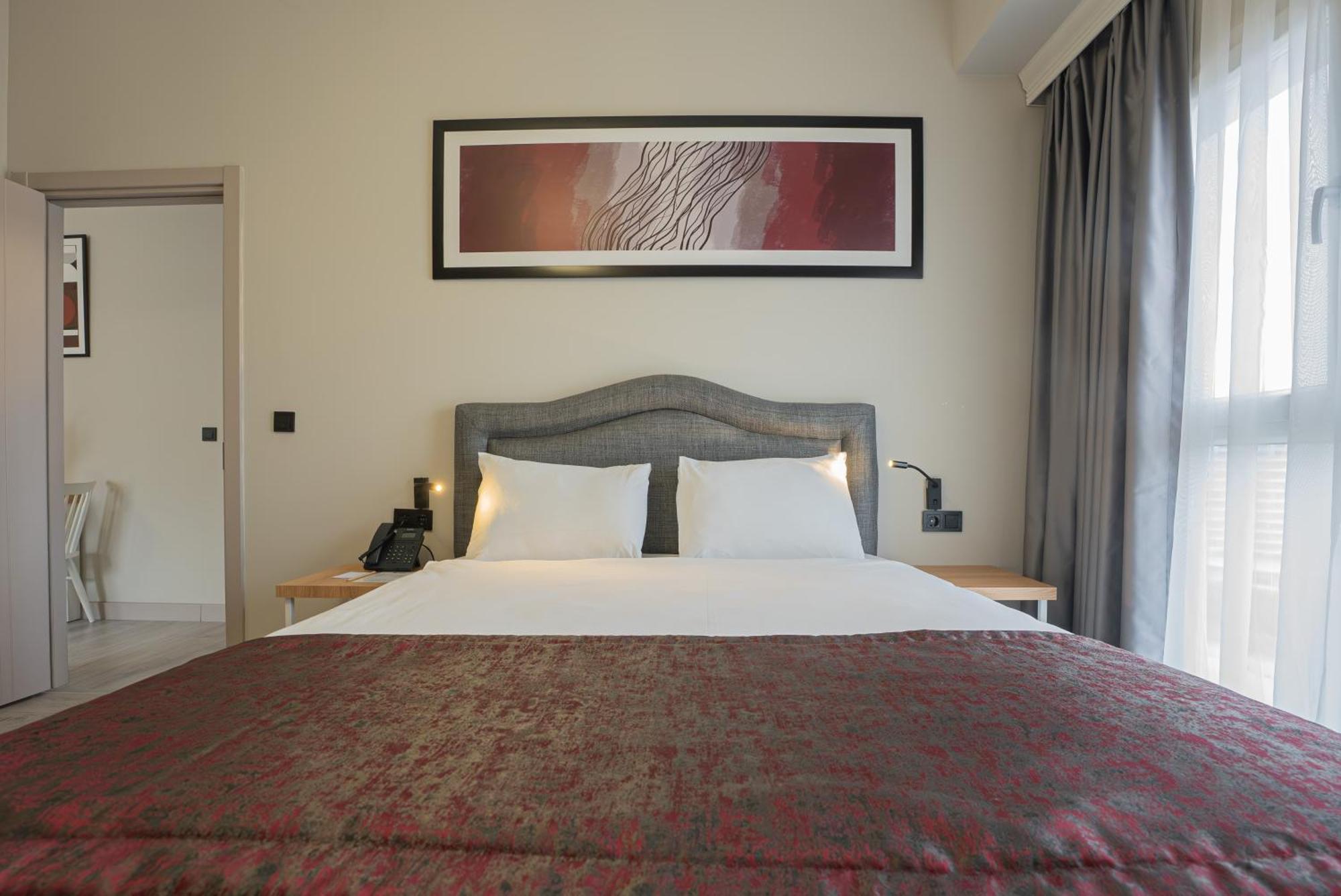 Hotel Western & Residences